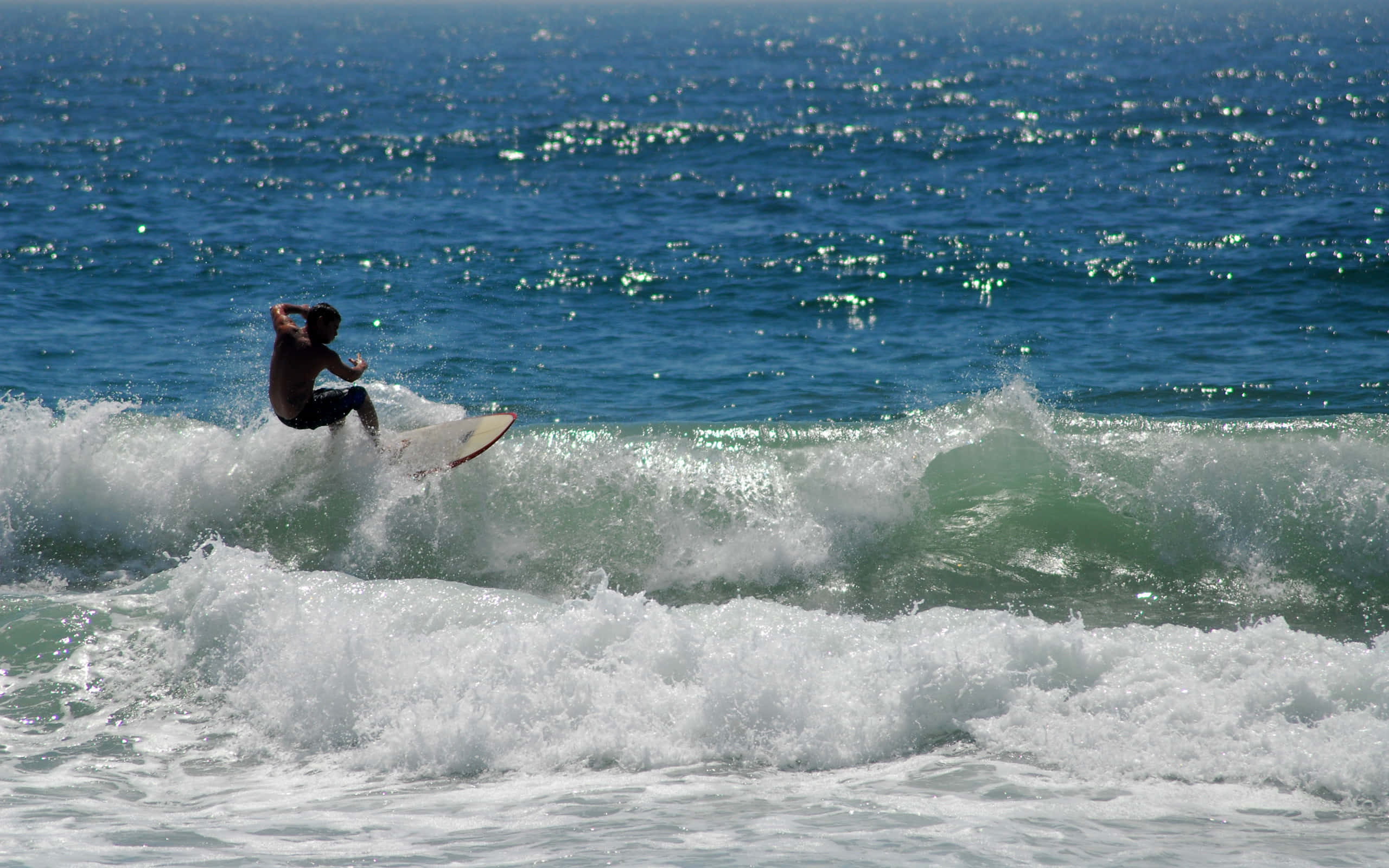 Opwindende Strandwatersport-avonture Muurpapier