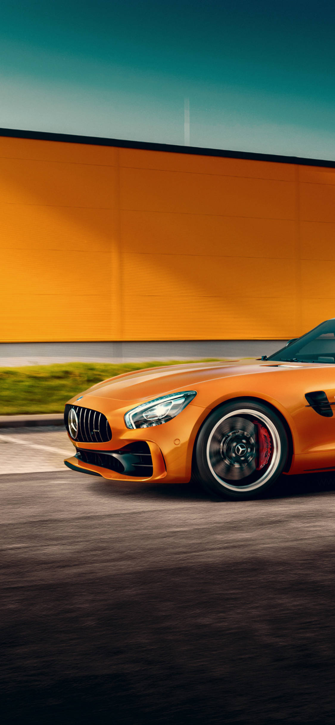 Oranje Mercedes iPhone X Muurpapier