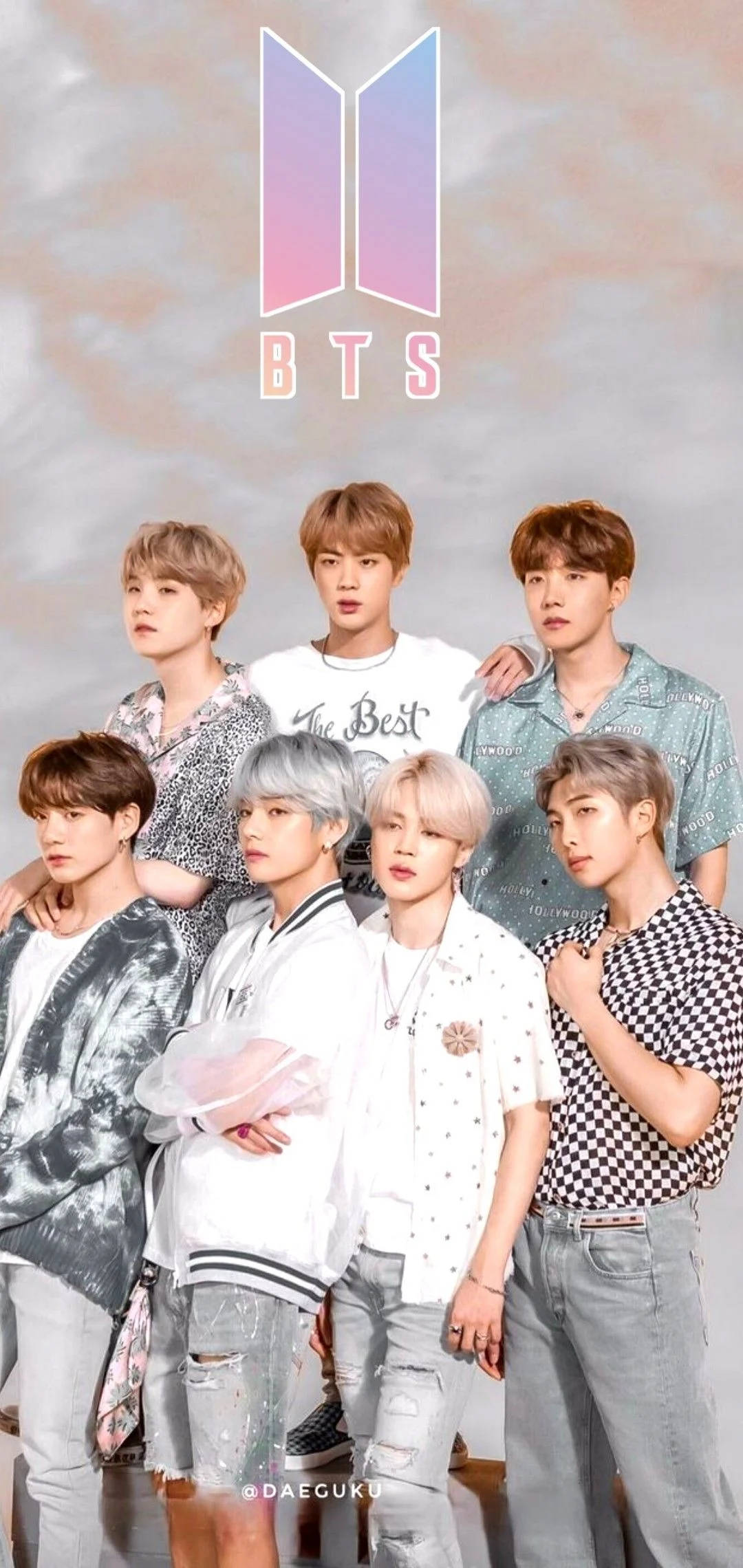 Oulike BTS-groep wat onder die BTS-logo poseer Muurpapier