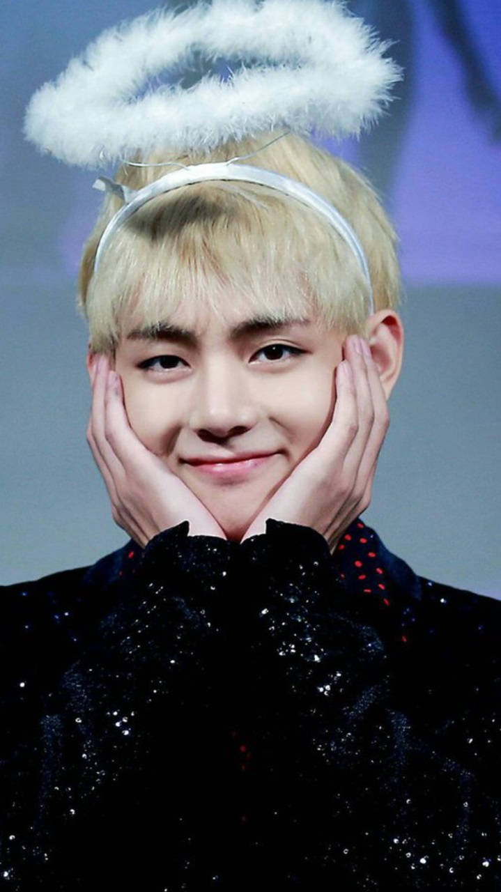 Oulike BTS V in Halo Muurpapier