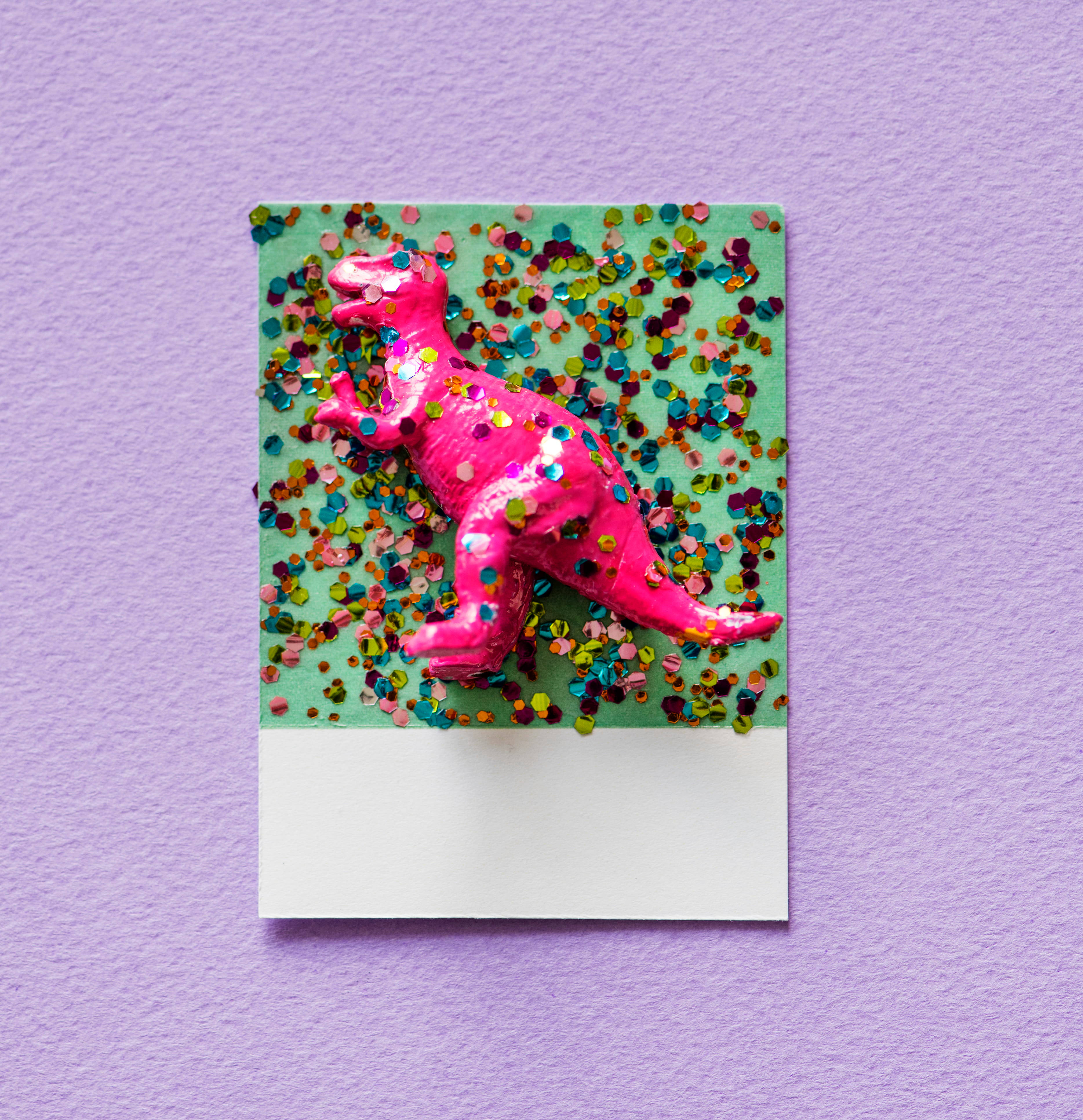 Oulike Dinosourus Speelding Met Konfetti Muurpapier