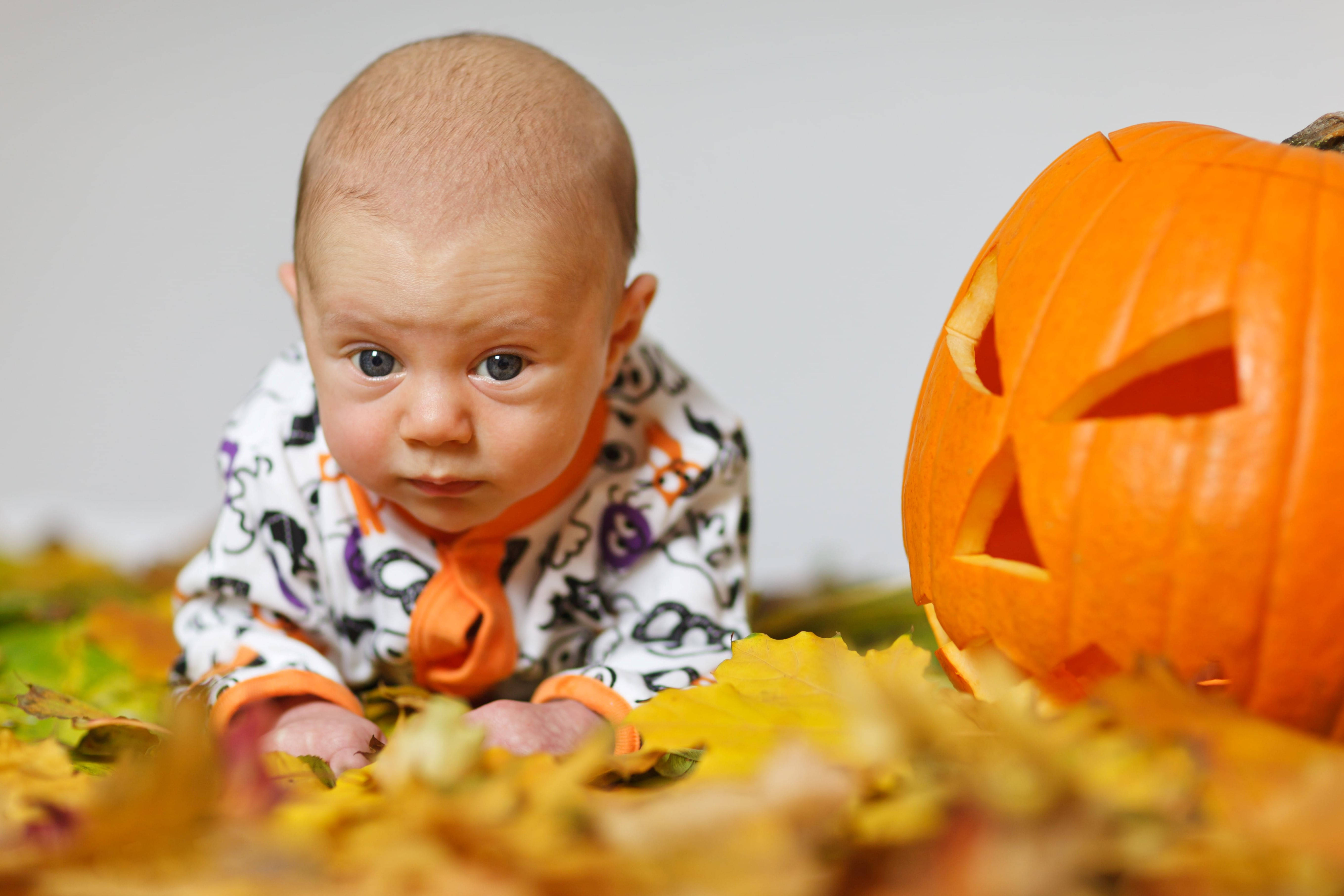 Oulike Halloween Baba Muurpapier