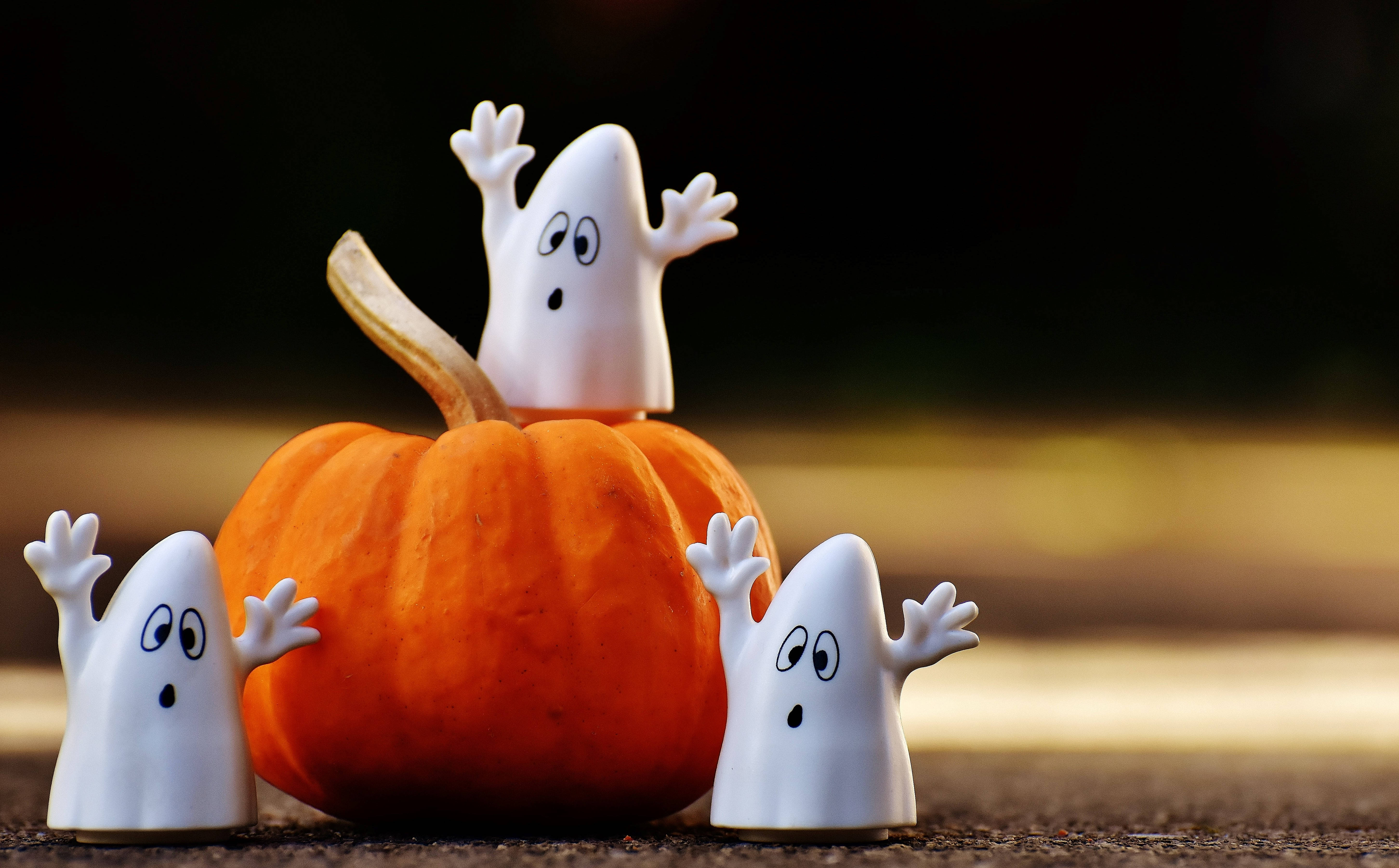 Oulike Halloween Wit Spoke-dekor Muurpapier