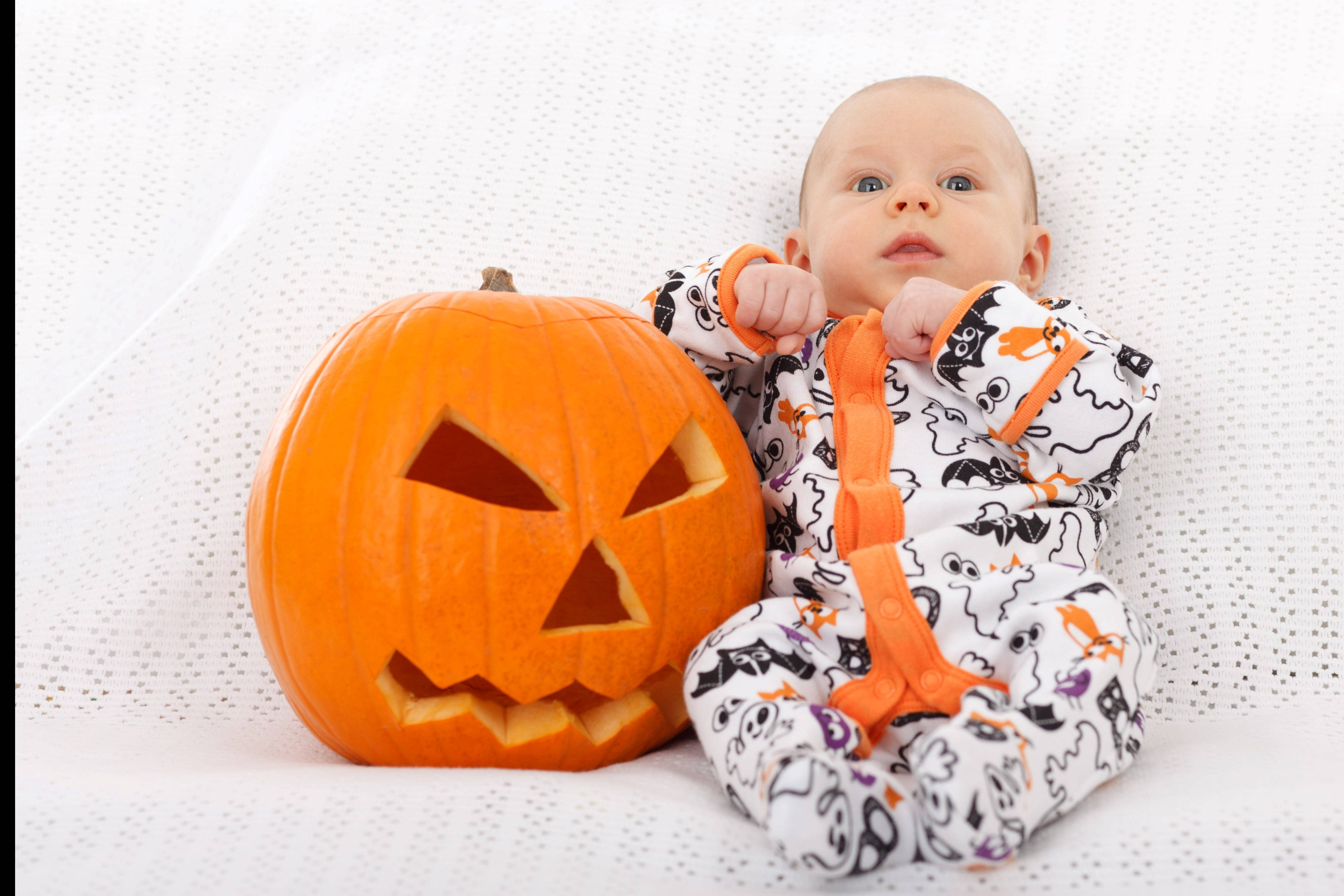Oulike Halloween-baba-pakkie Muurpapier