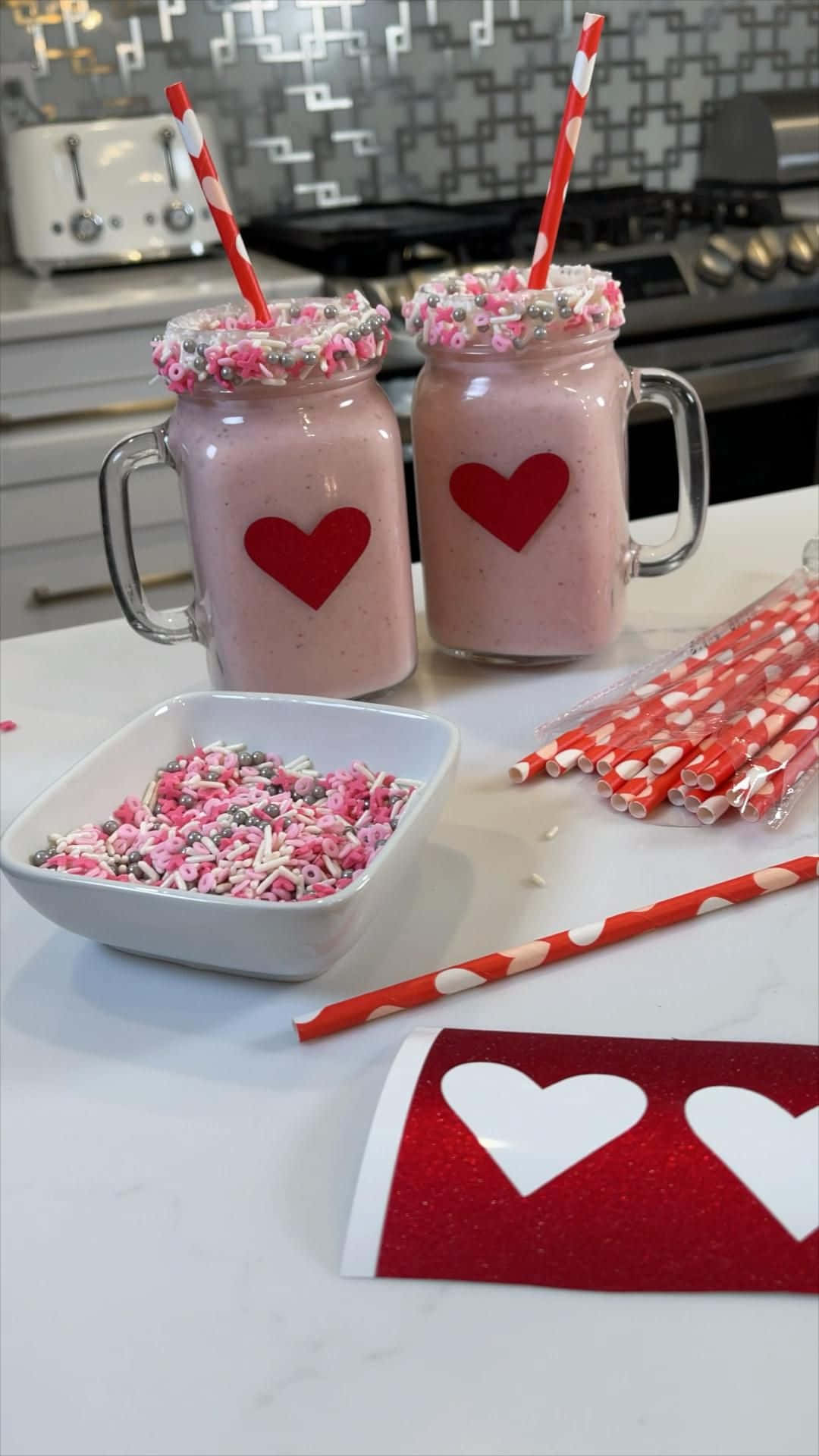 Paar Smoothies Met Hart Valentynsdag Prente Muurpapier
