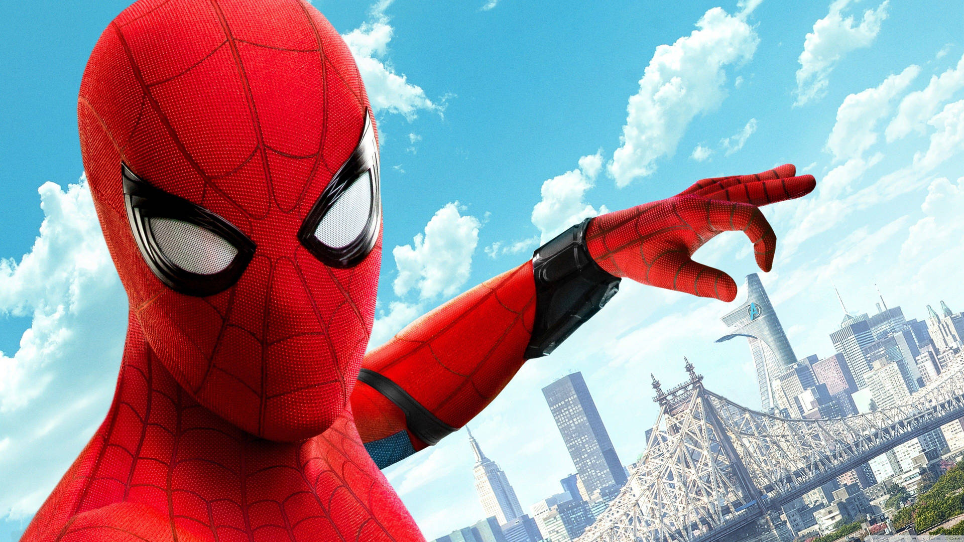 Spiderman-selfie wat Avengers-toring optel en dit as klein wys.