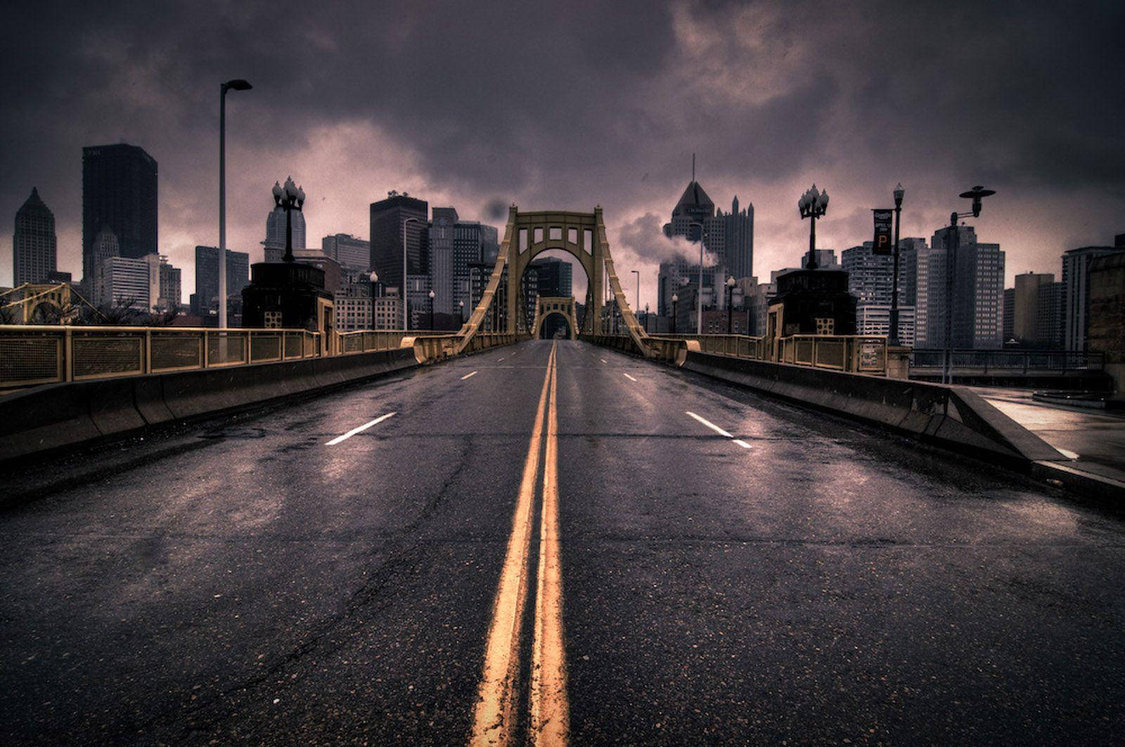Pittsburgh Somber Stad Muurpapier