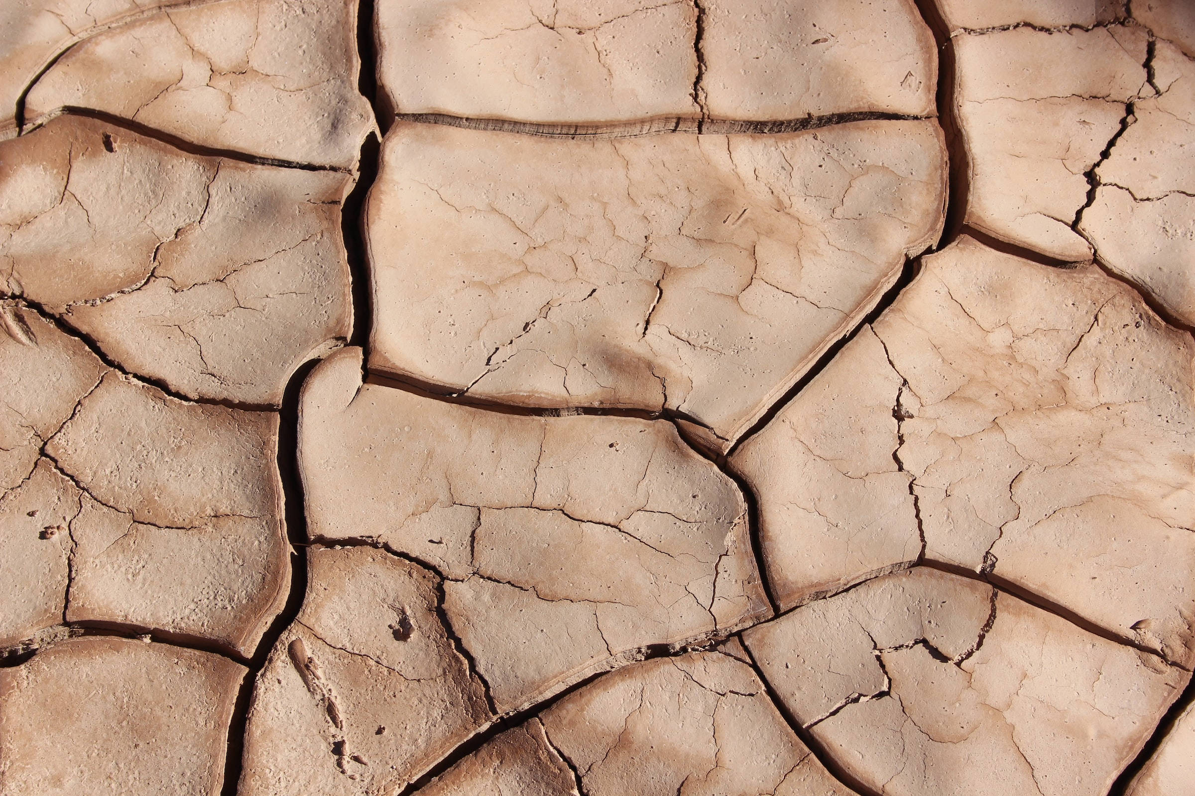 Pragtige Natuur Gekraakte Grond Muurpapier
