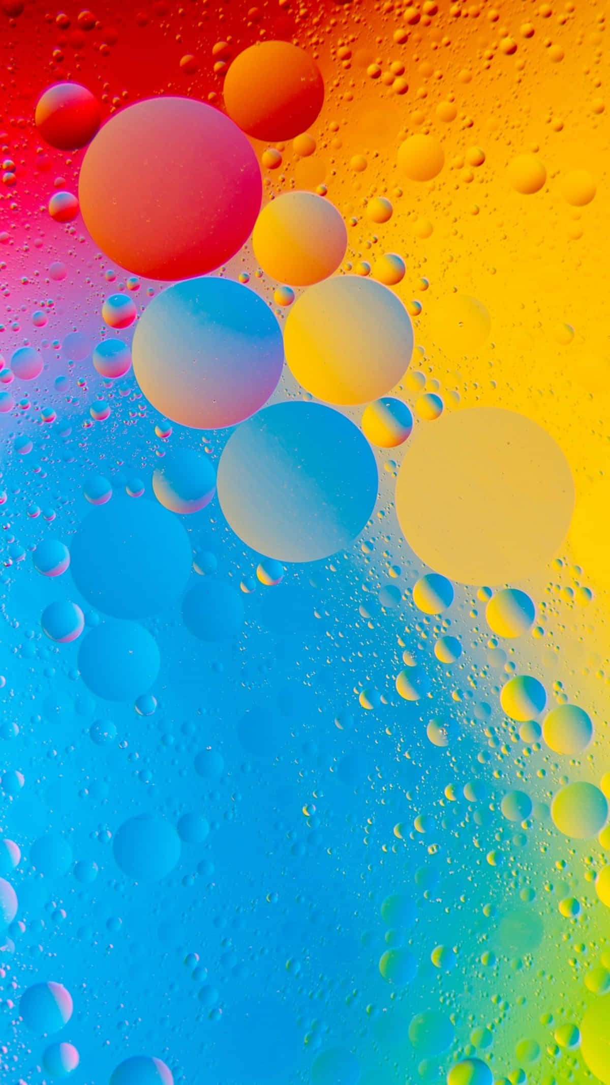 Pragtige Uitsig van Kleurvolle 4K Waterdruppel Abstracte Kuns vir Foon Muurpapier
