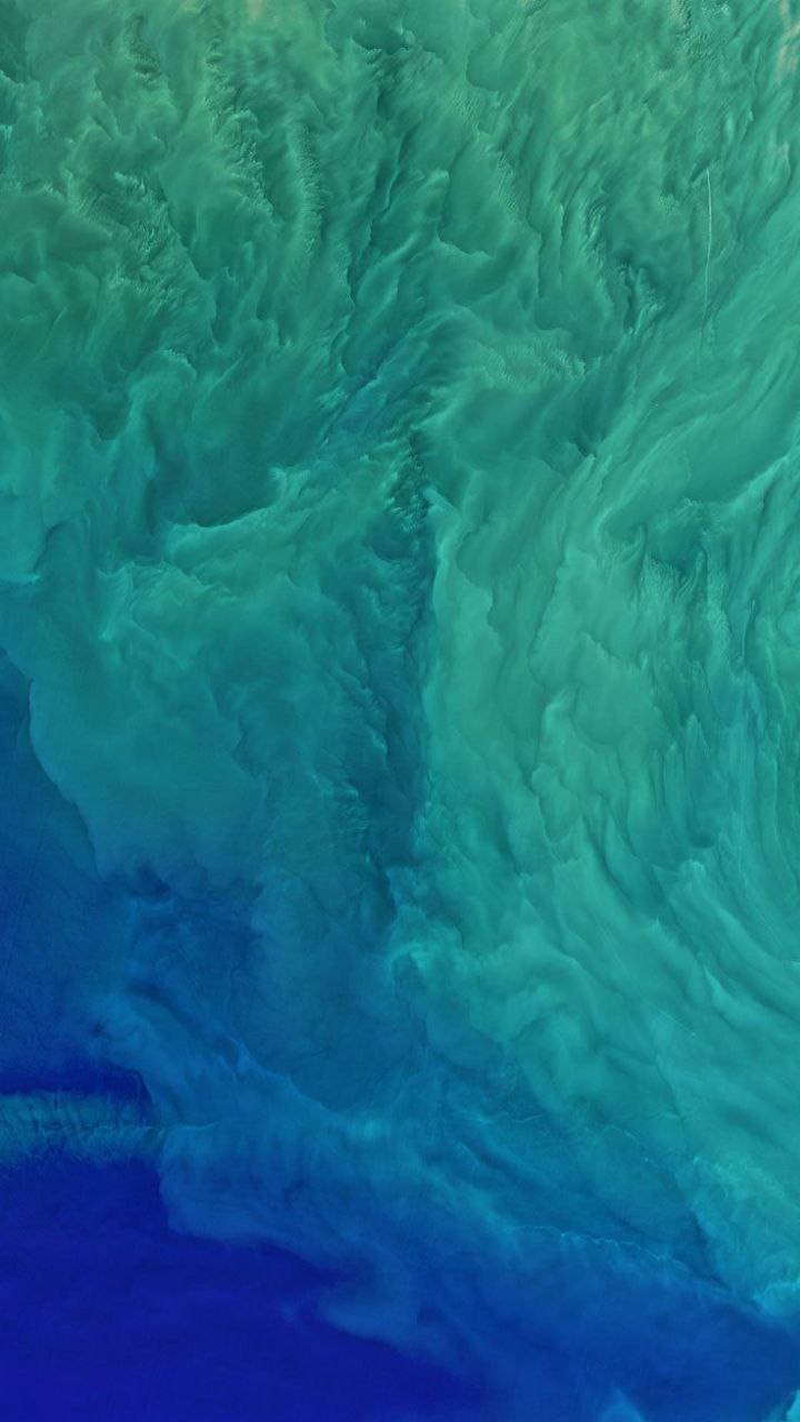 Pragtige Waterverfvermenging op Oorspronklike iPhone 7 Muurpapier