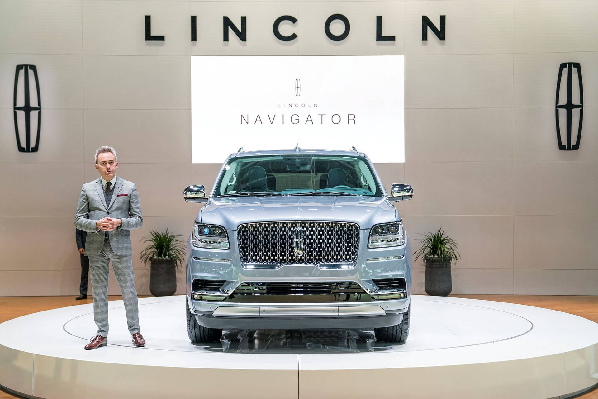 Premium Blou Afwerking Lincoln Motor Navigator — Koel motors Muurpapier