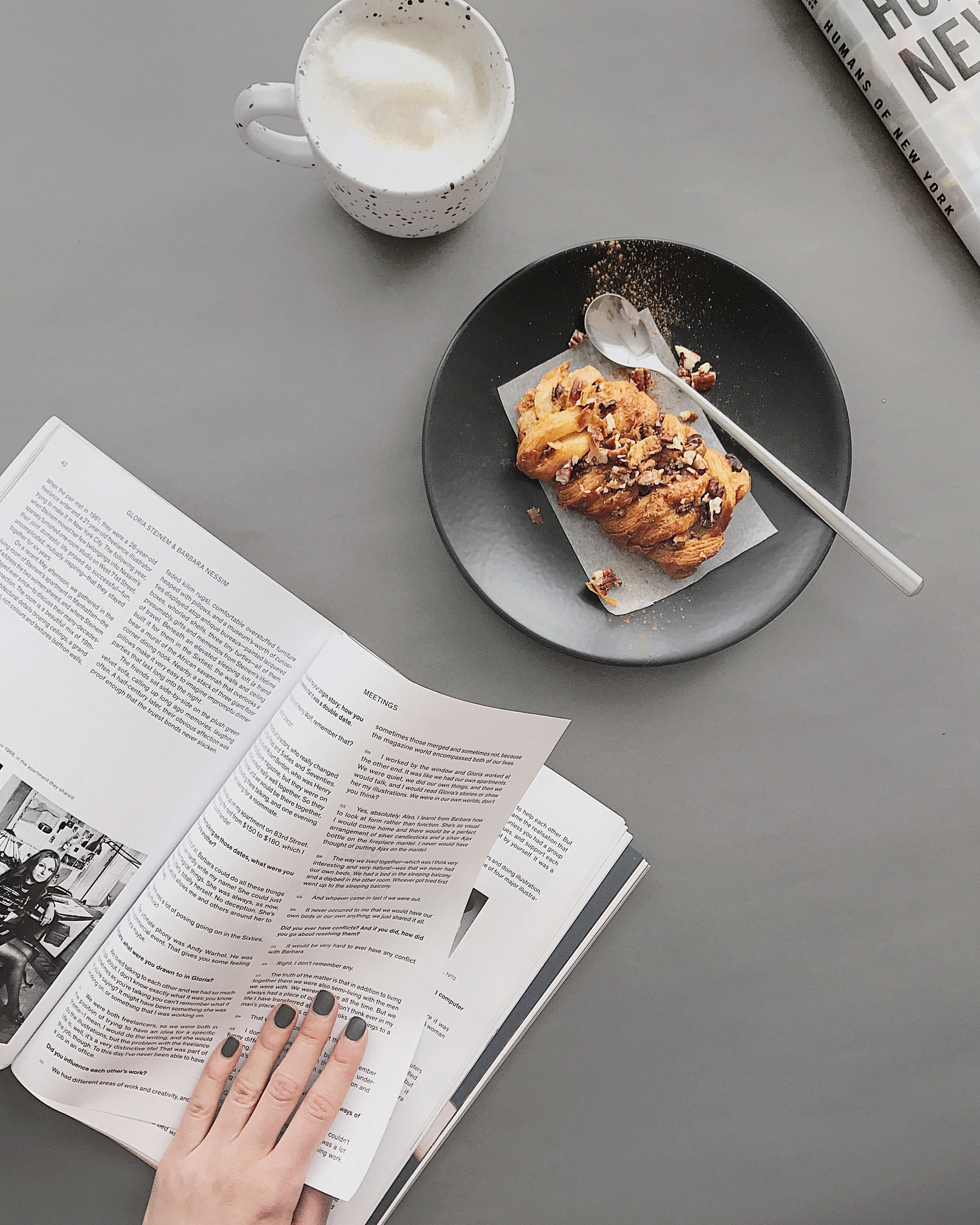 Preppy Estetiese Boek Gebak Muurpapier
