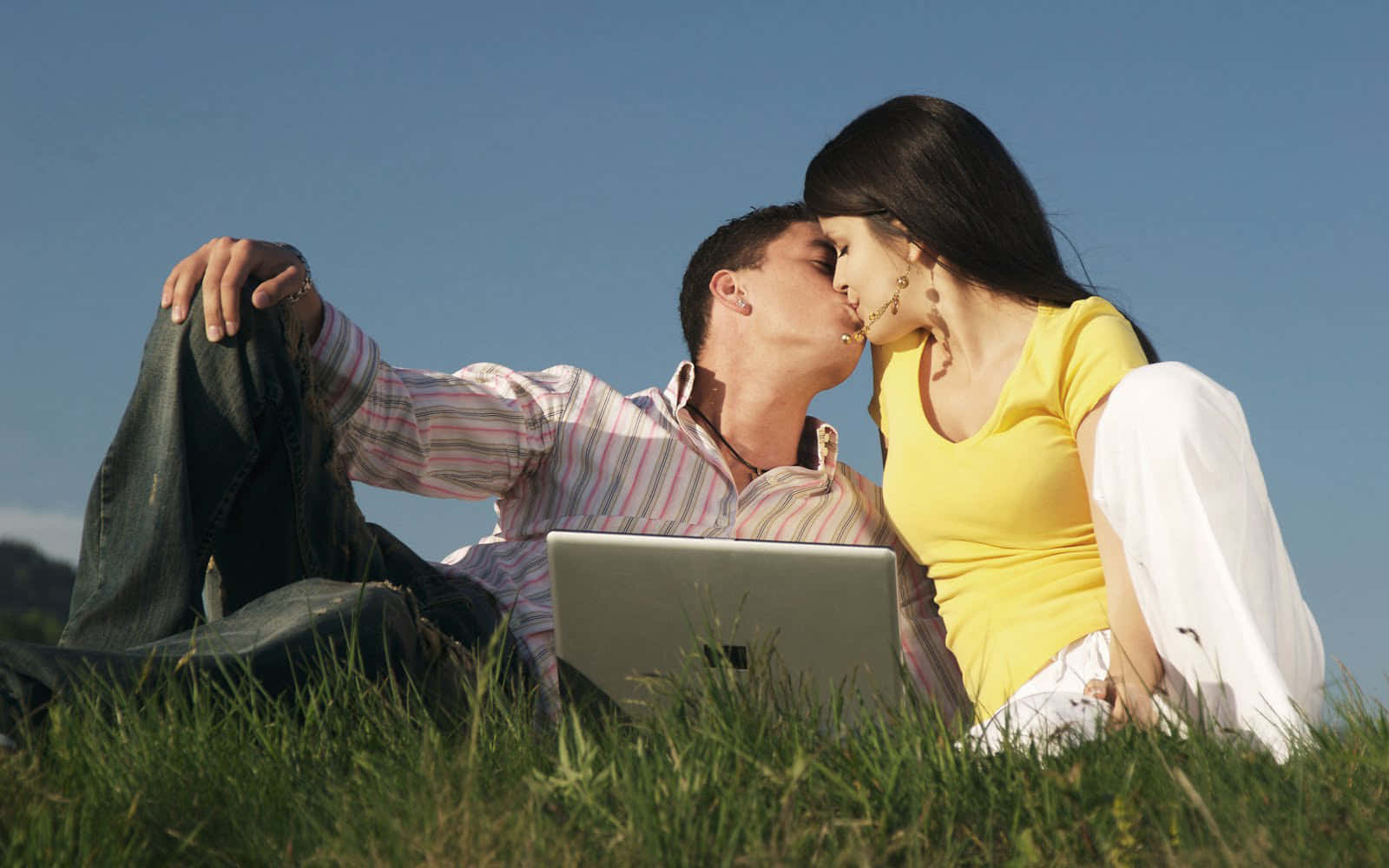 Romantiese Liefde Soen Strewe Muurpapier
