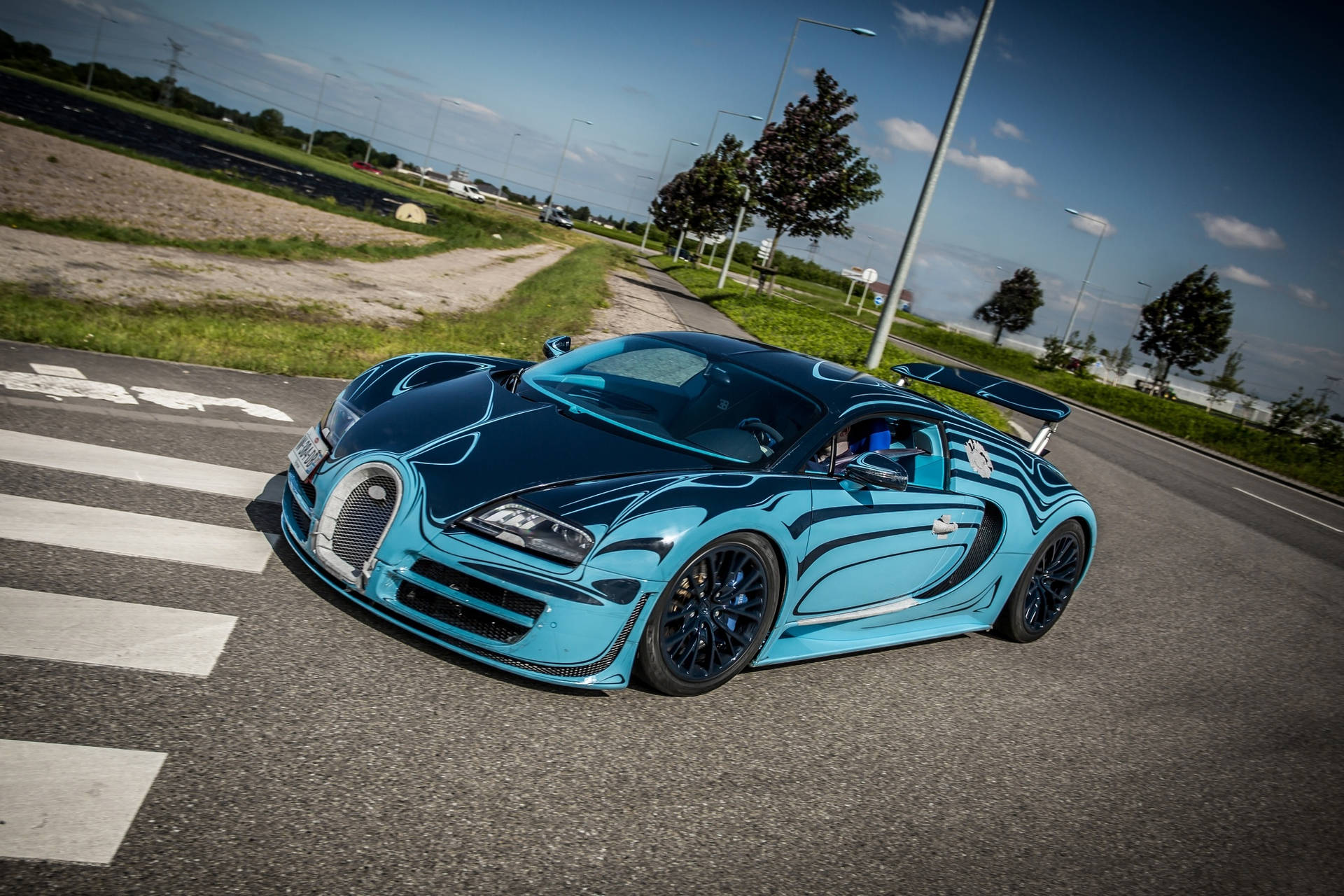 Saffierblou Bugatti Veyron Muurpapier