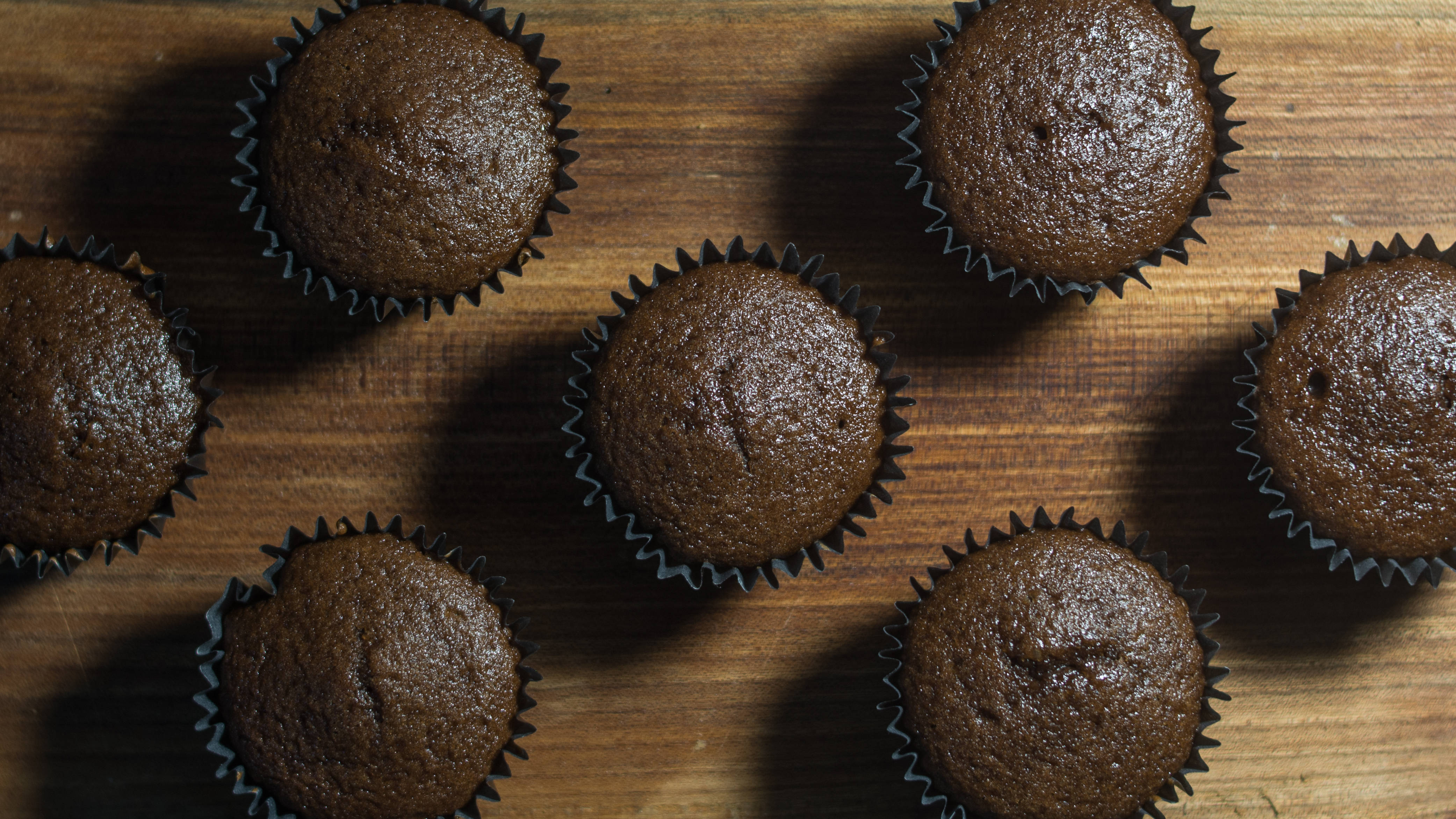Sewe Swart Muffins Muurpapier
