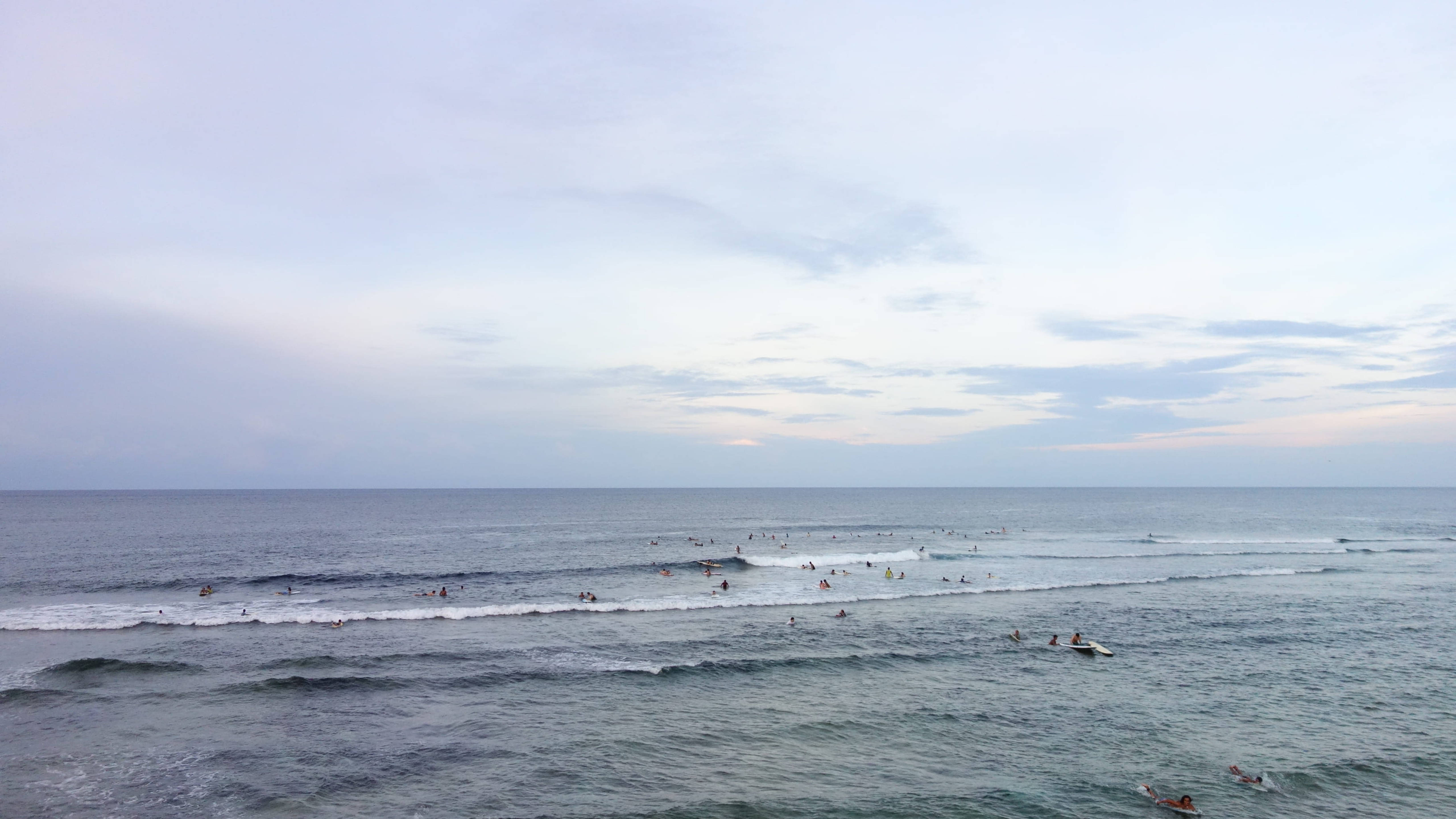 Siargao-eiland Branderplankryers Muurpapier
