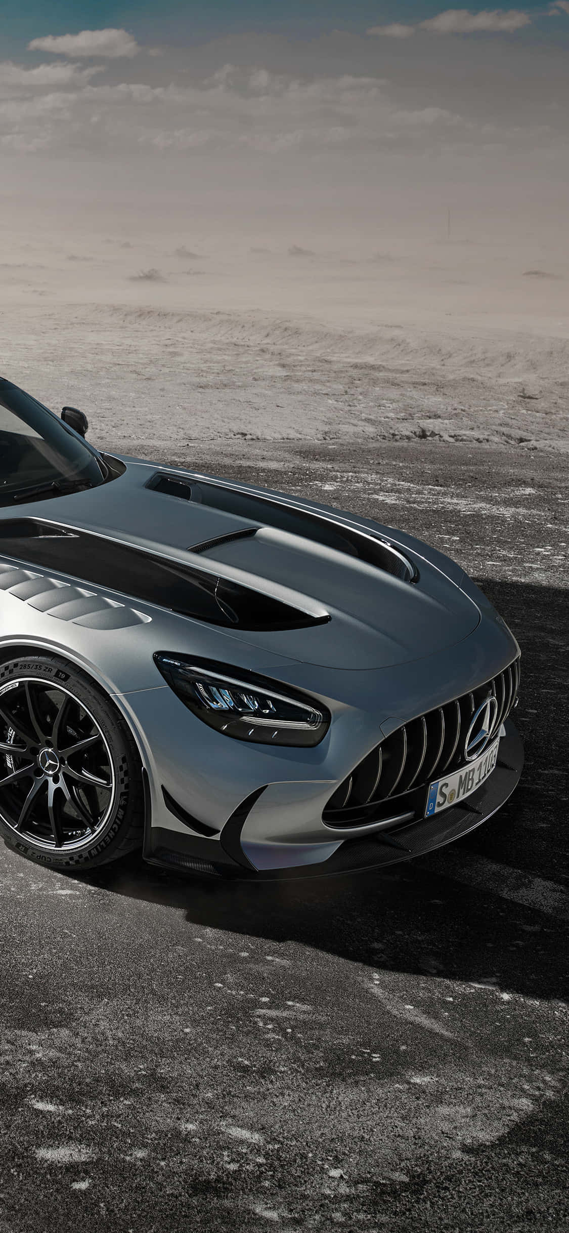 Silwer iPhone Xs Mercedes Amg Agtergrond Muurpapier