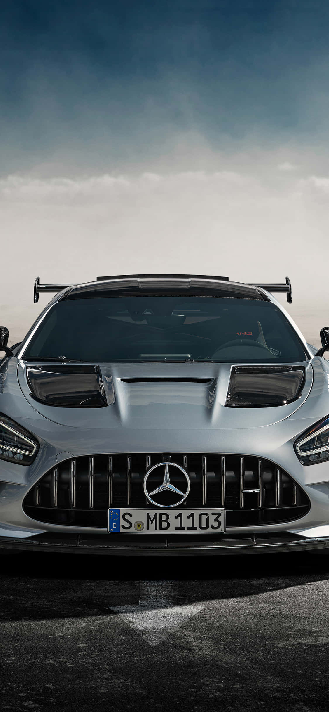 Silwer iPhone Xs Mercedes Amg Agtergrond Muurpapier