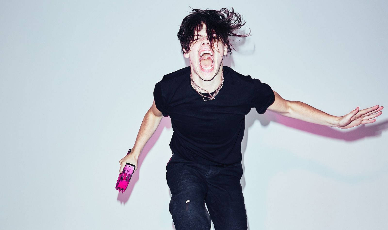 Skreeuende Yungblud Muurpapier
