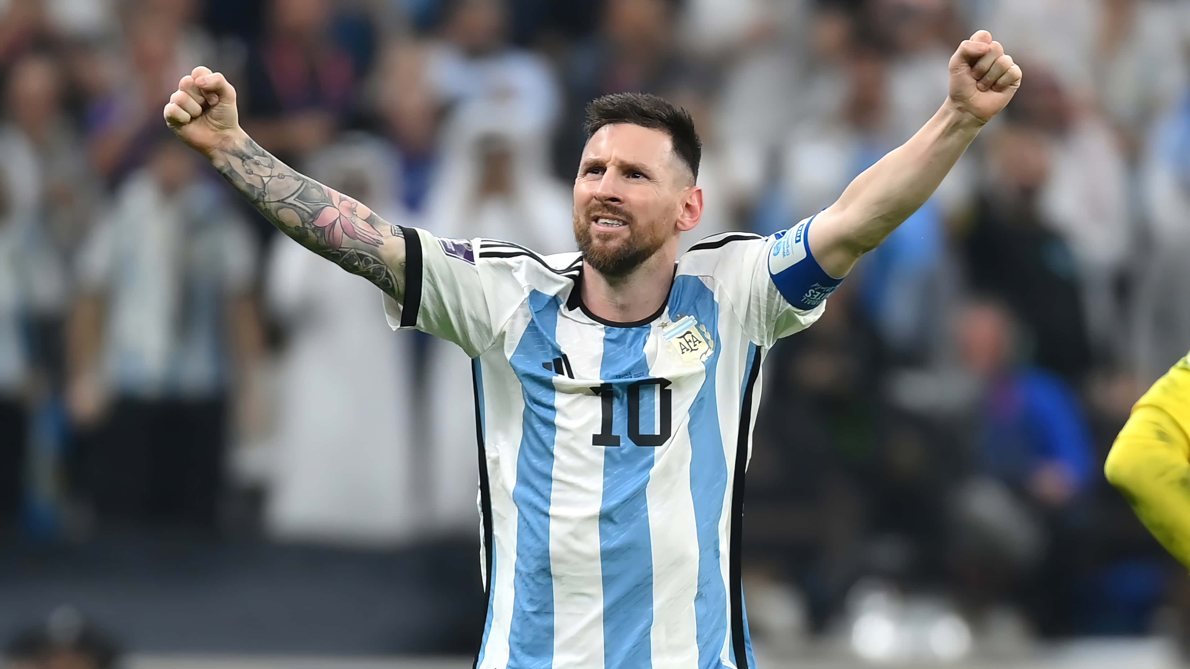 Sokkerster Lionel Messi in aksie Muurpapier