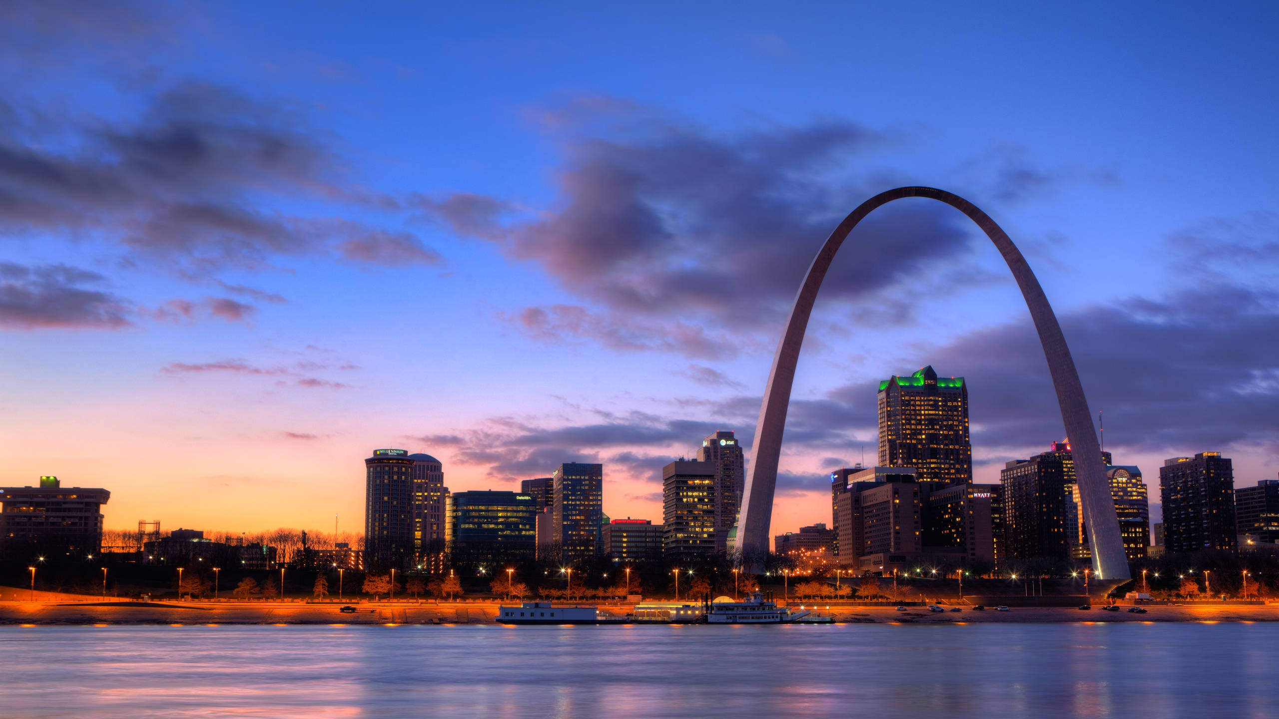 St. Louis Boog Middaghemel Muurpapier
