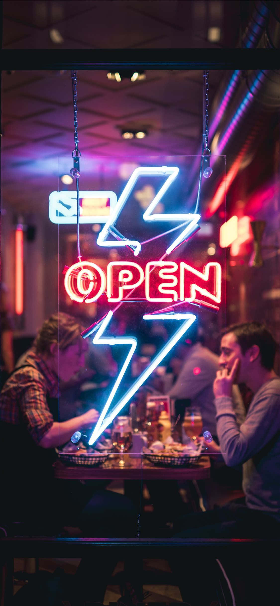 Staan uit met 'n iPhone Neon Muurpapier
