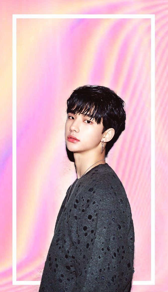 Suid-Koreaanse Rapper Hyunjin Pastel Gradient Ontwerp Muurpapier