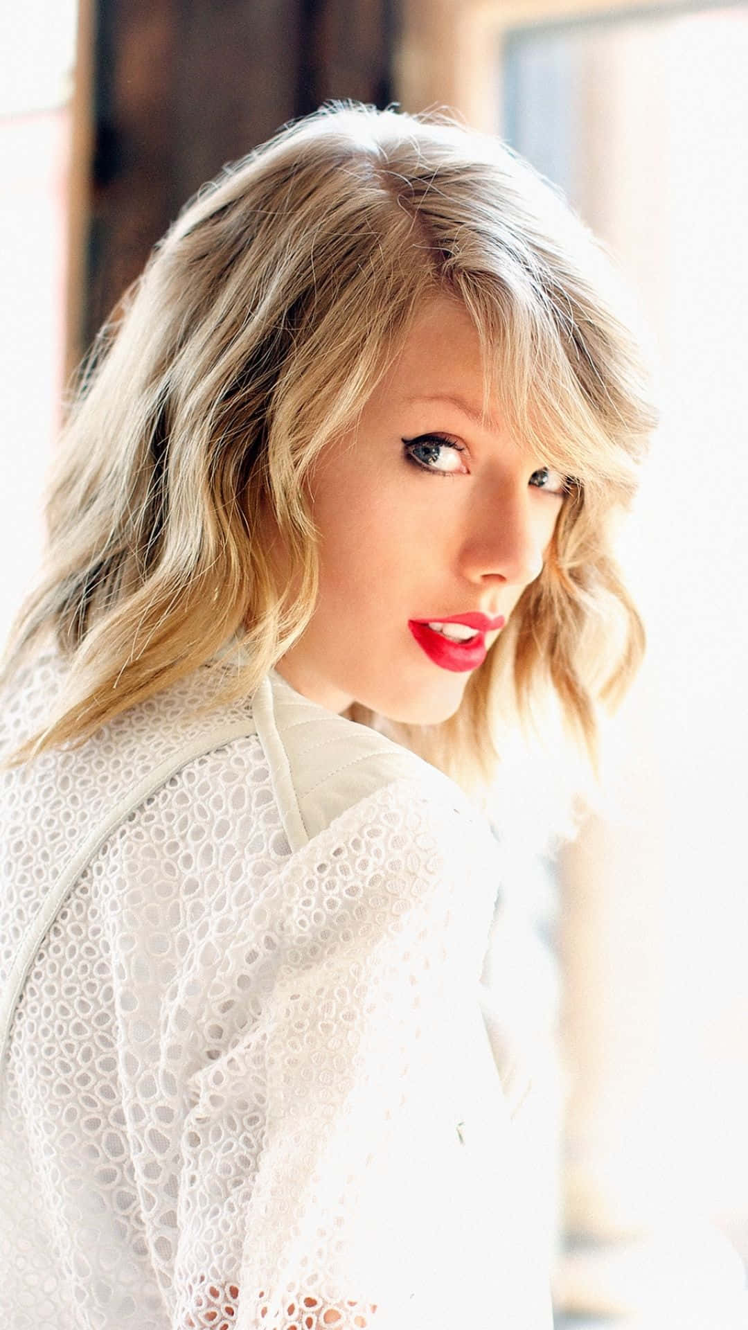 Taylor Swift iPhone Klassieke Rooi Lipstiffie Muurpapier