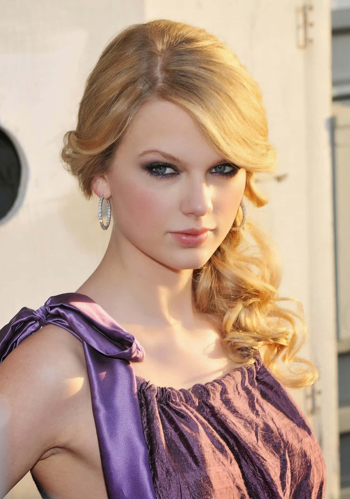 Taylor Swift lewer 'n pragtige vertoning Muurpapier
