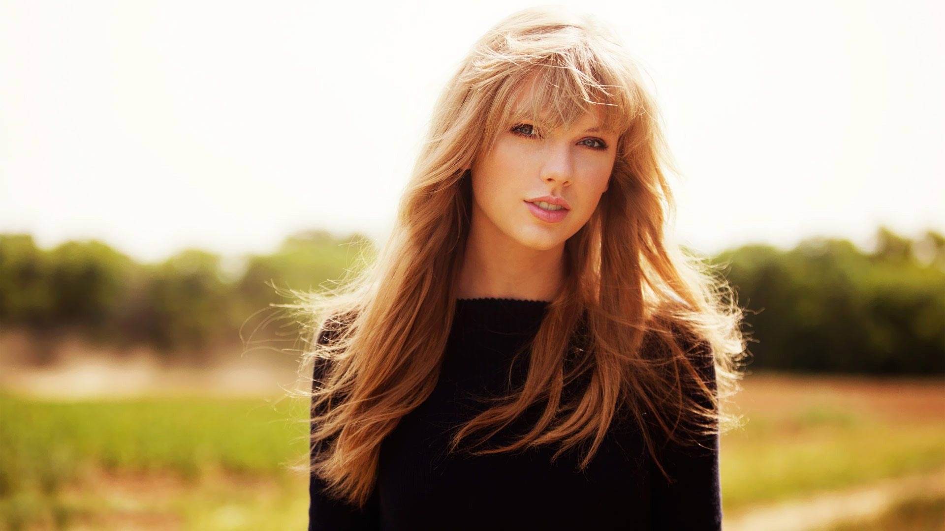 Taylor Swift onder die son foto muurpapier. — Taylor Swift Muurpapier
