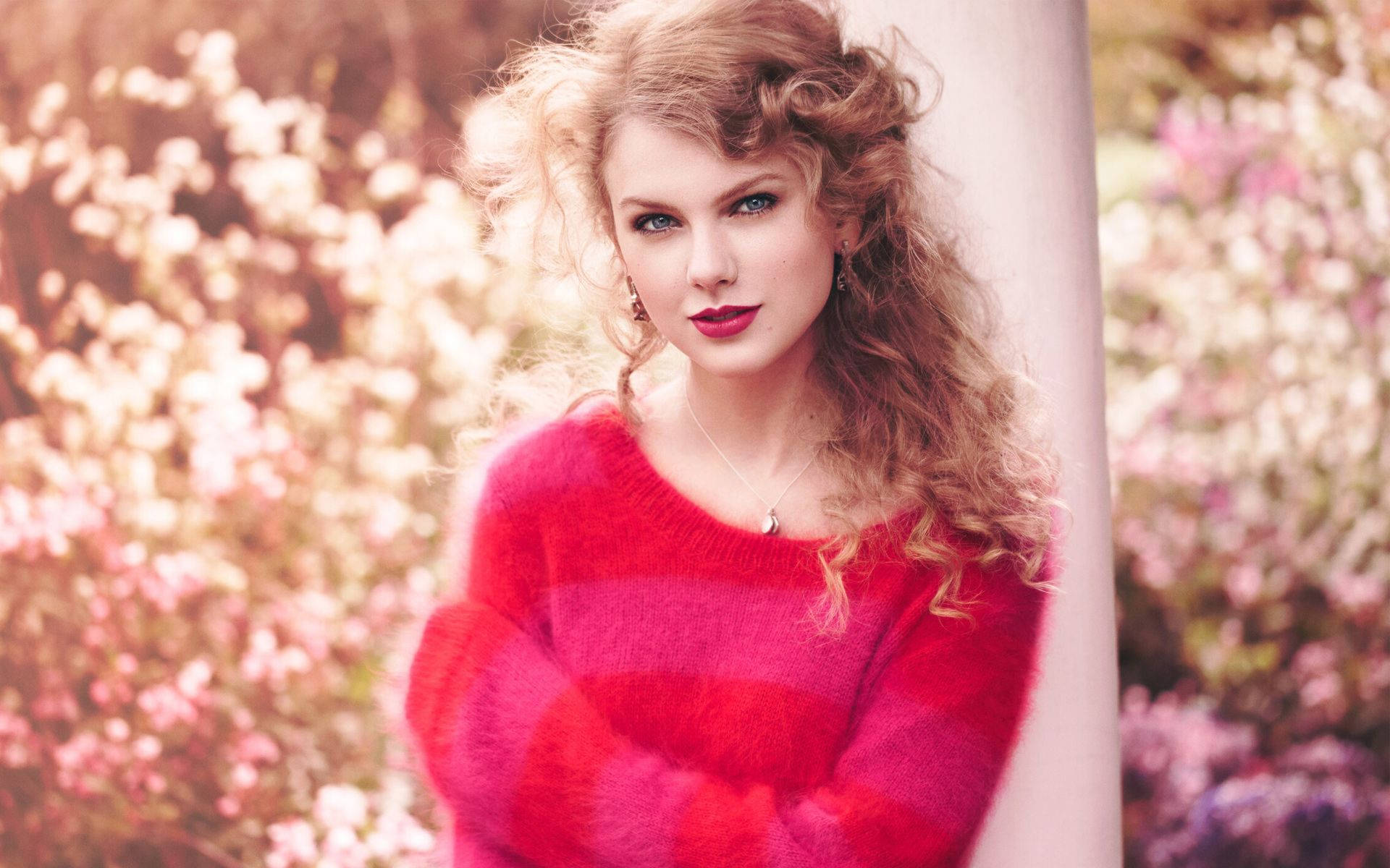 Taylor Swift pragtige pienk skakering agtergrondfoto. — Taylor Swift Muurpapier