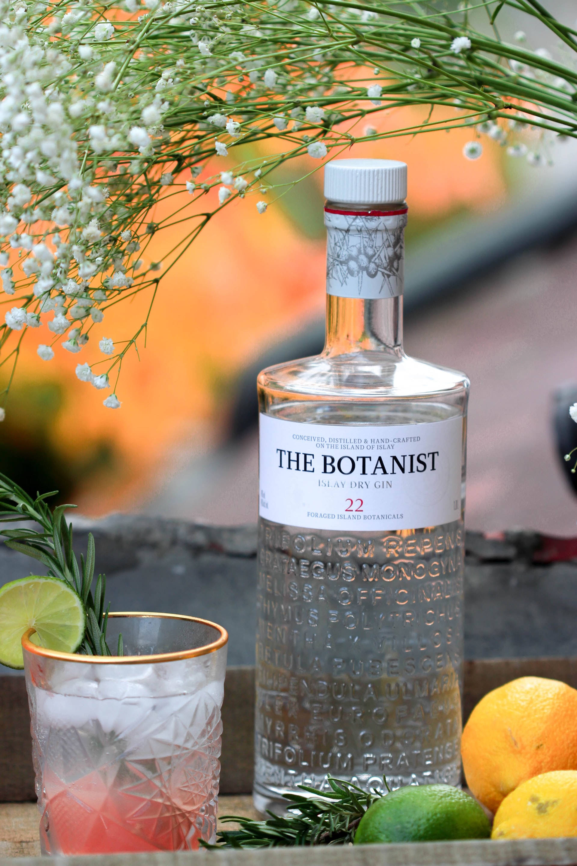 The Botanist Jenewer Muurpapier