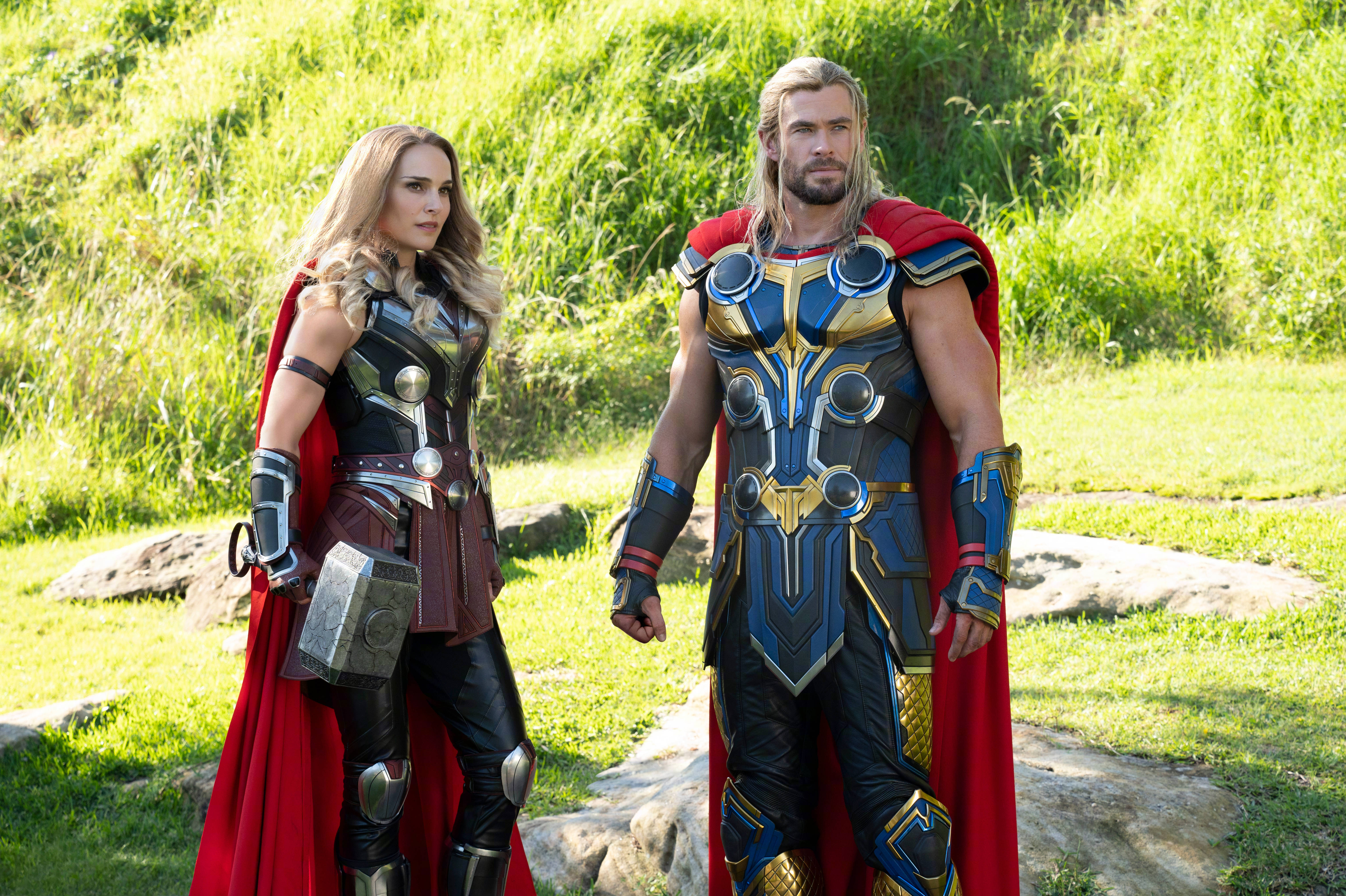 Thor Love And Thunder Asgardiese Wapenrusting Muurpapier