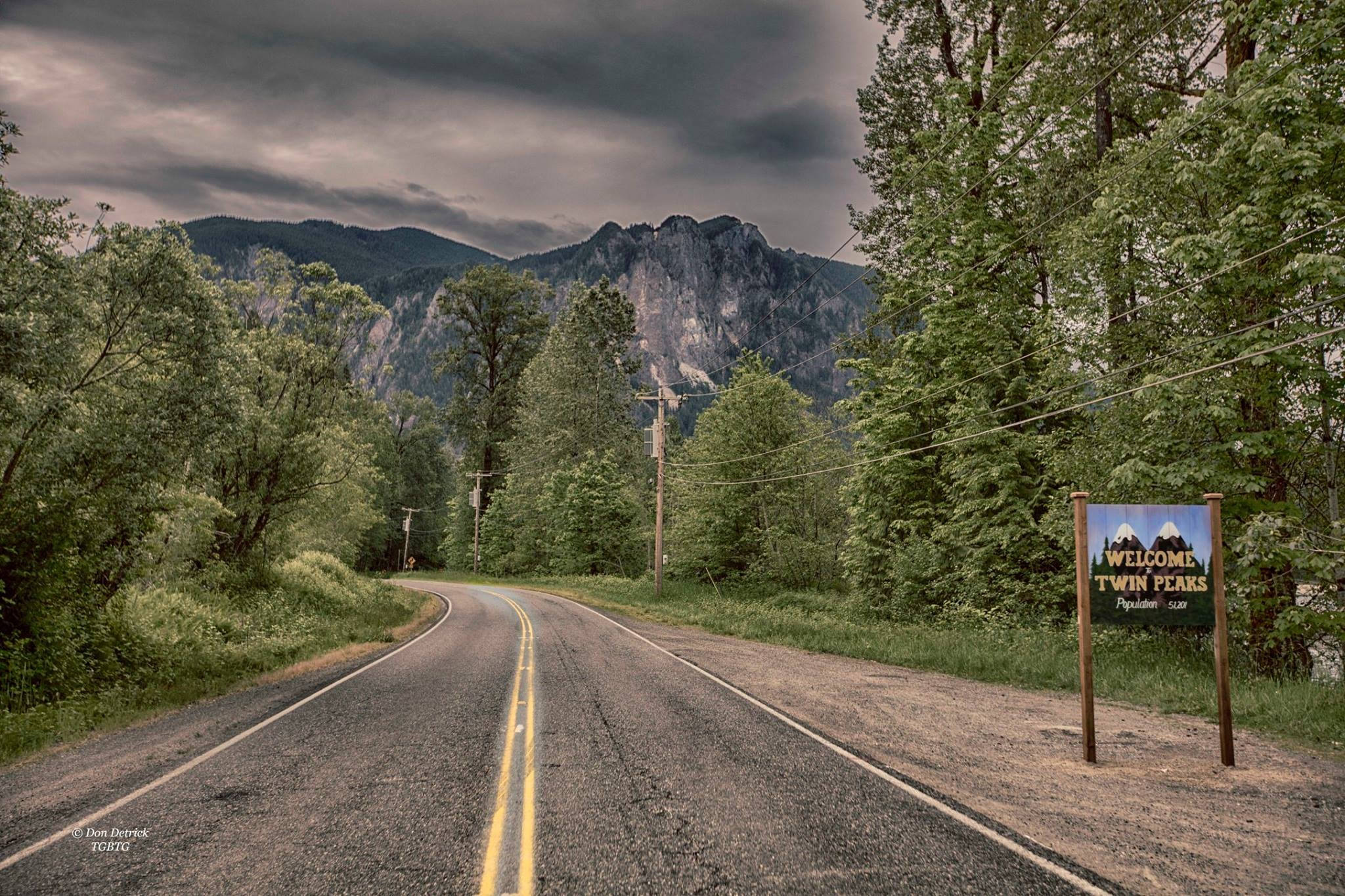 Twin Peaks-pad onder Muurpapier
