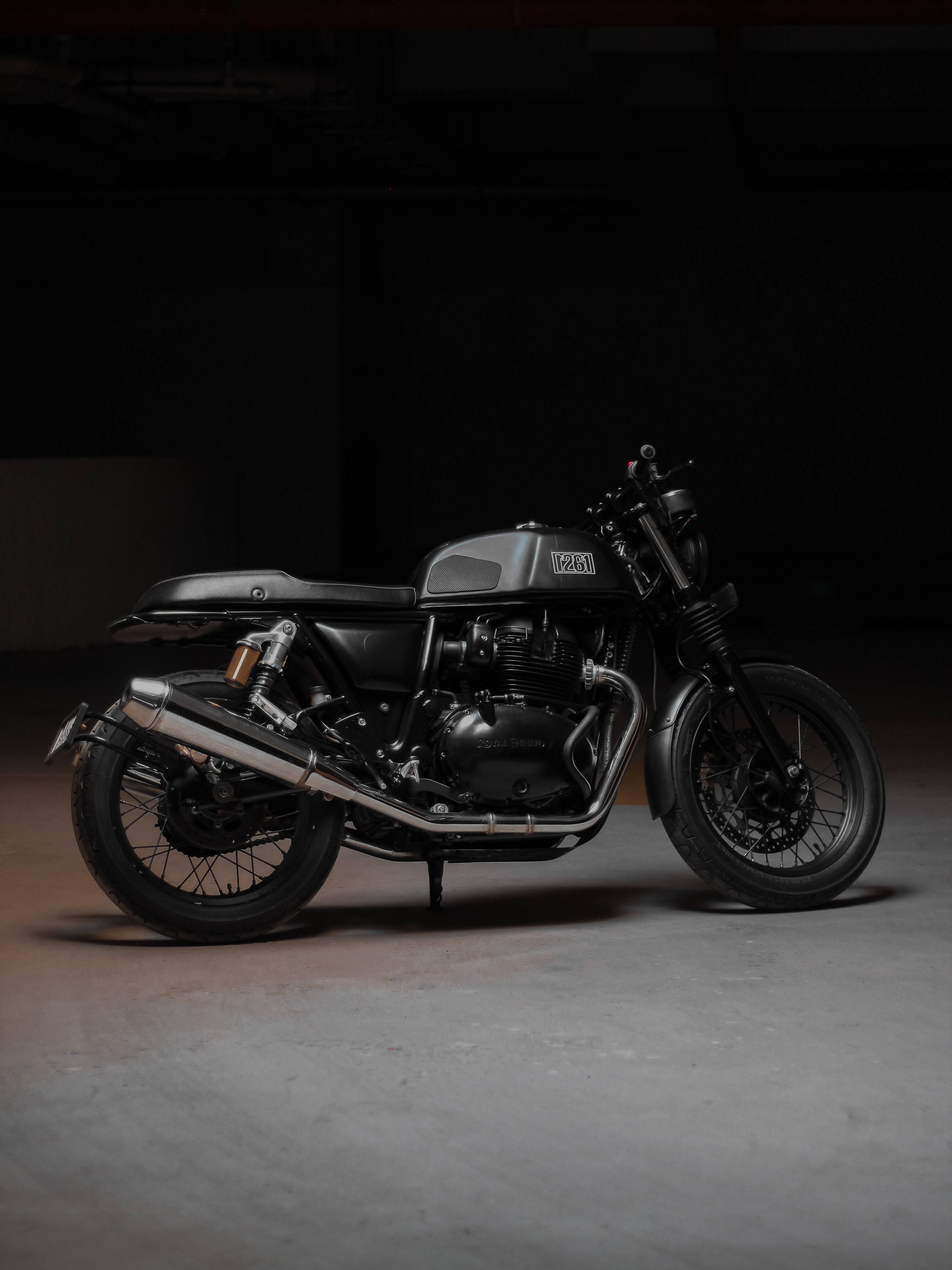 Verbasende Swart Motor Donker 4K Muurpapier