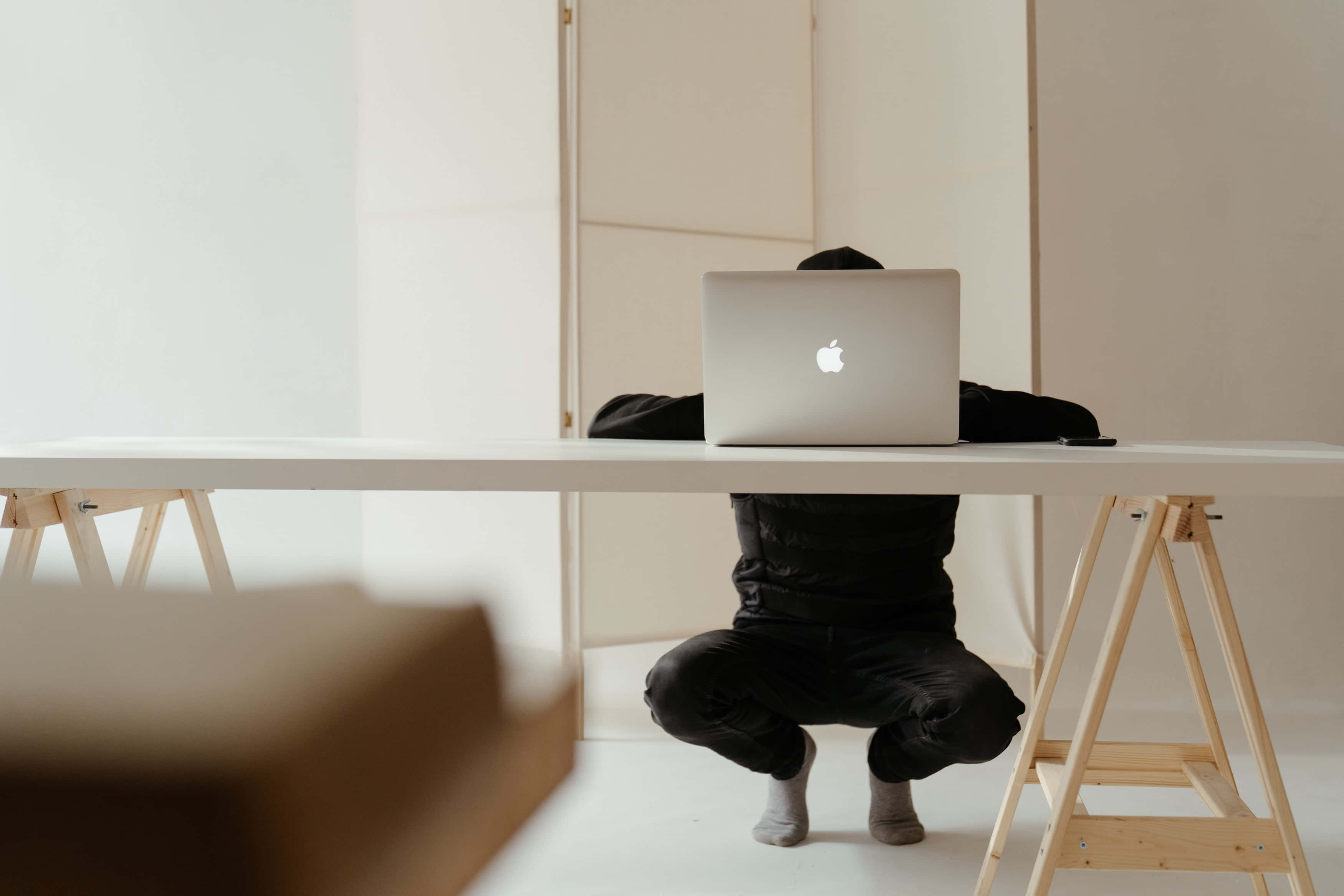 Verfris jou werkruimte met 'n Estetiese Macbook Muurpapier
