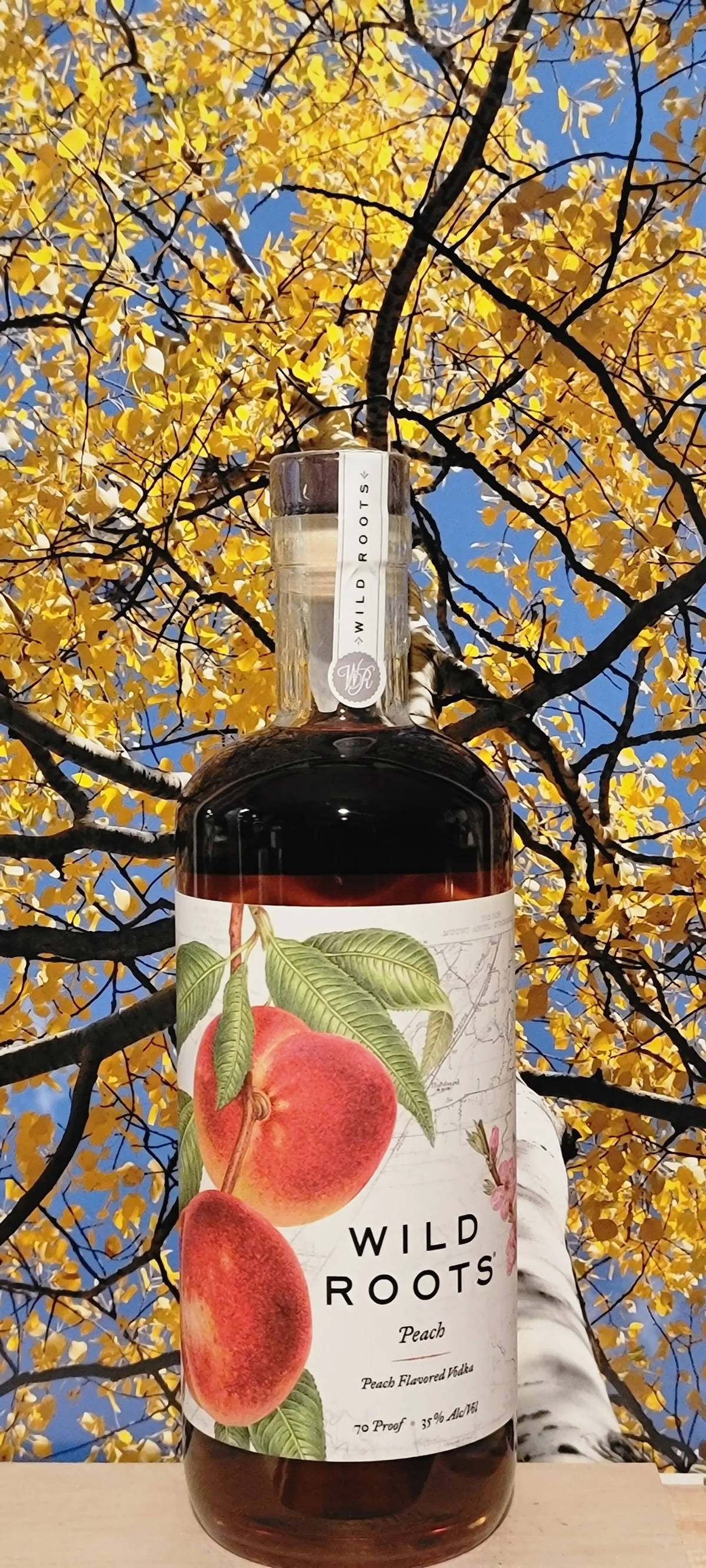 Verfrissende Perske-vodka deur Wild Roots Muurpapier