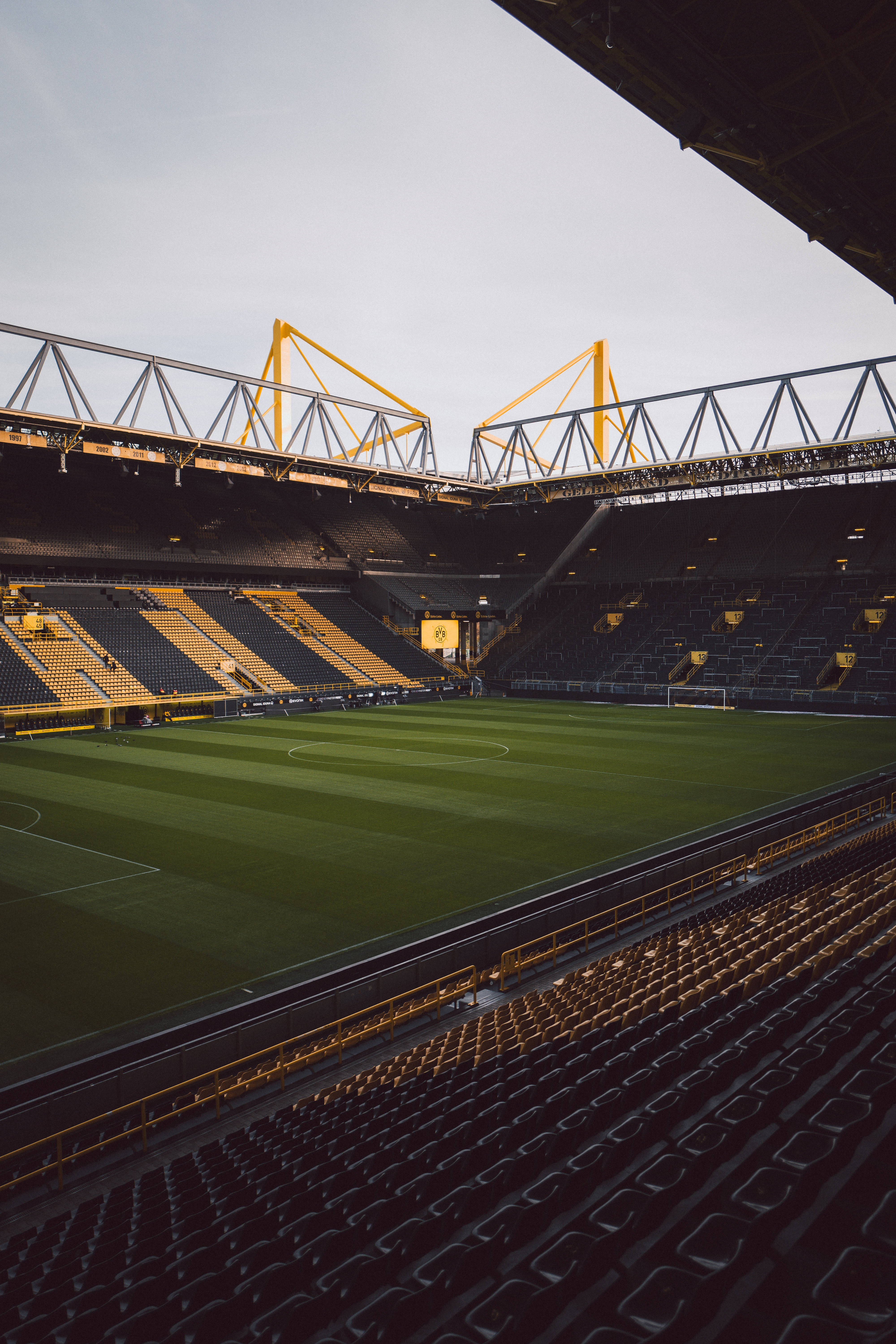 Verlaat die Eensaamste Sokkerstadion in die Wêreld Muurpapier