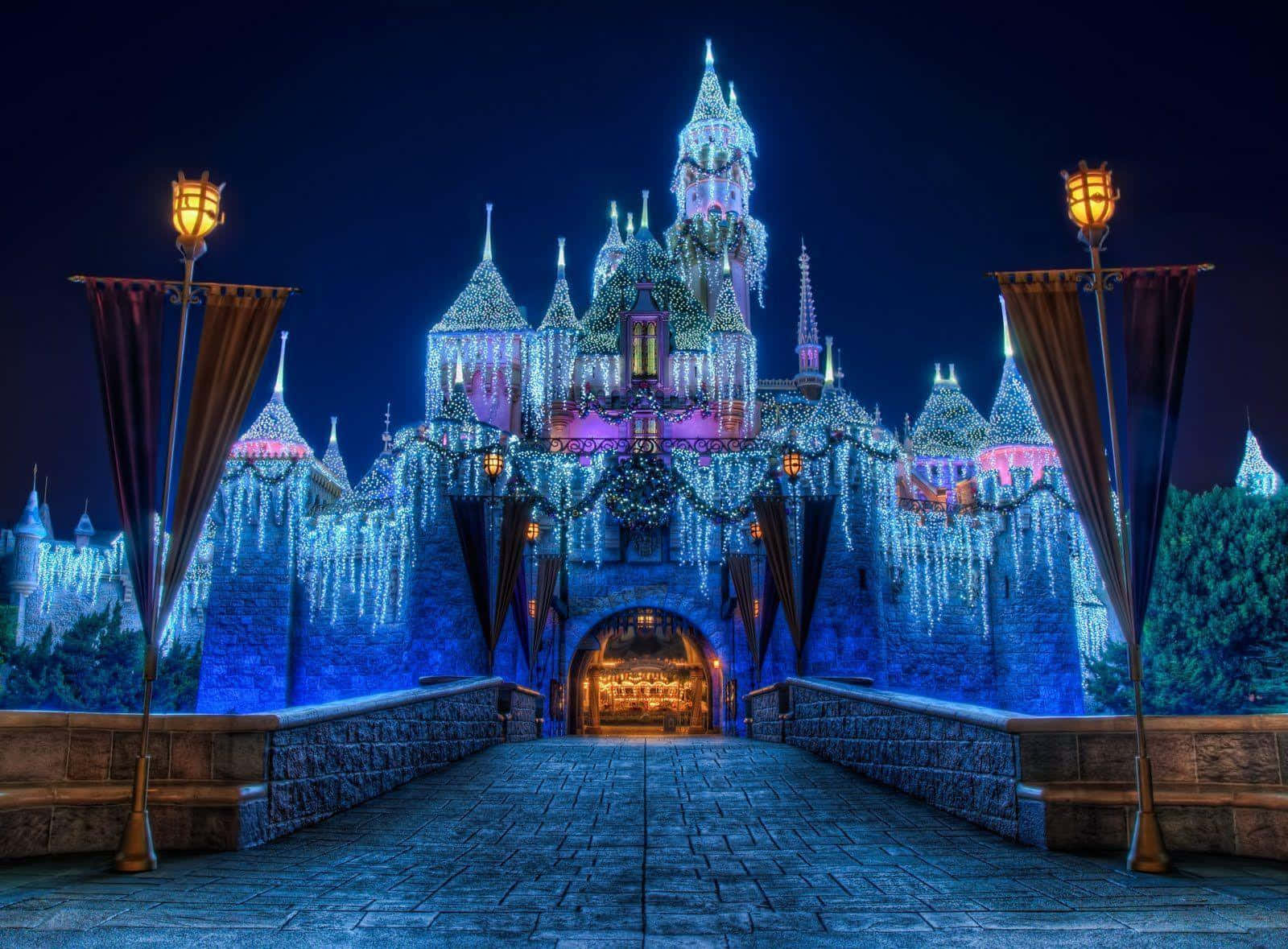 Vier die Kersfeesmagie saam met Disney! Muurpapier