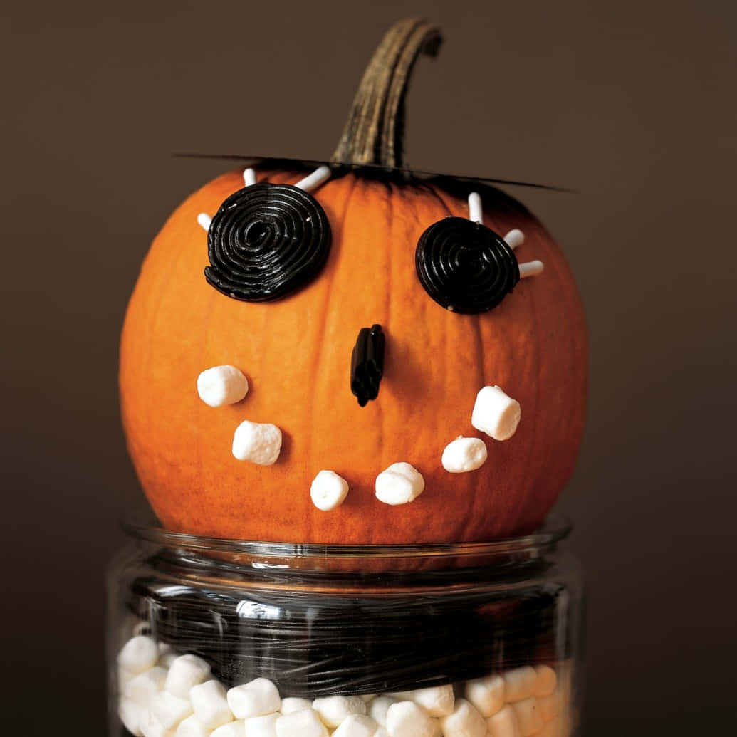 Vier Halloween saam met Vriende op die Mees Betowerende Manier Muurpapier