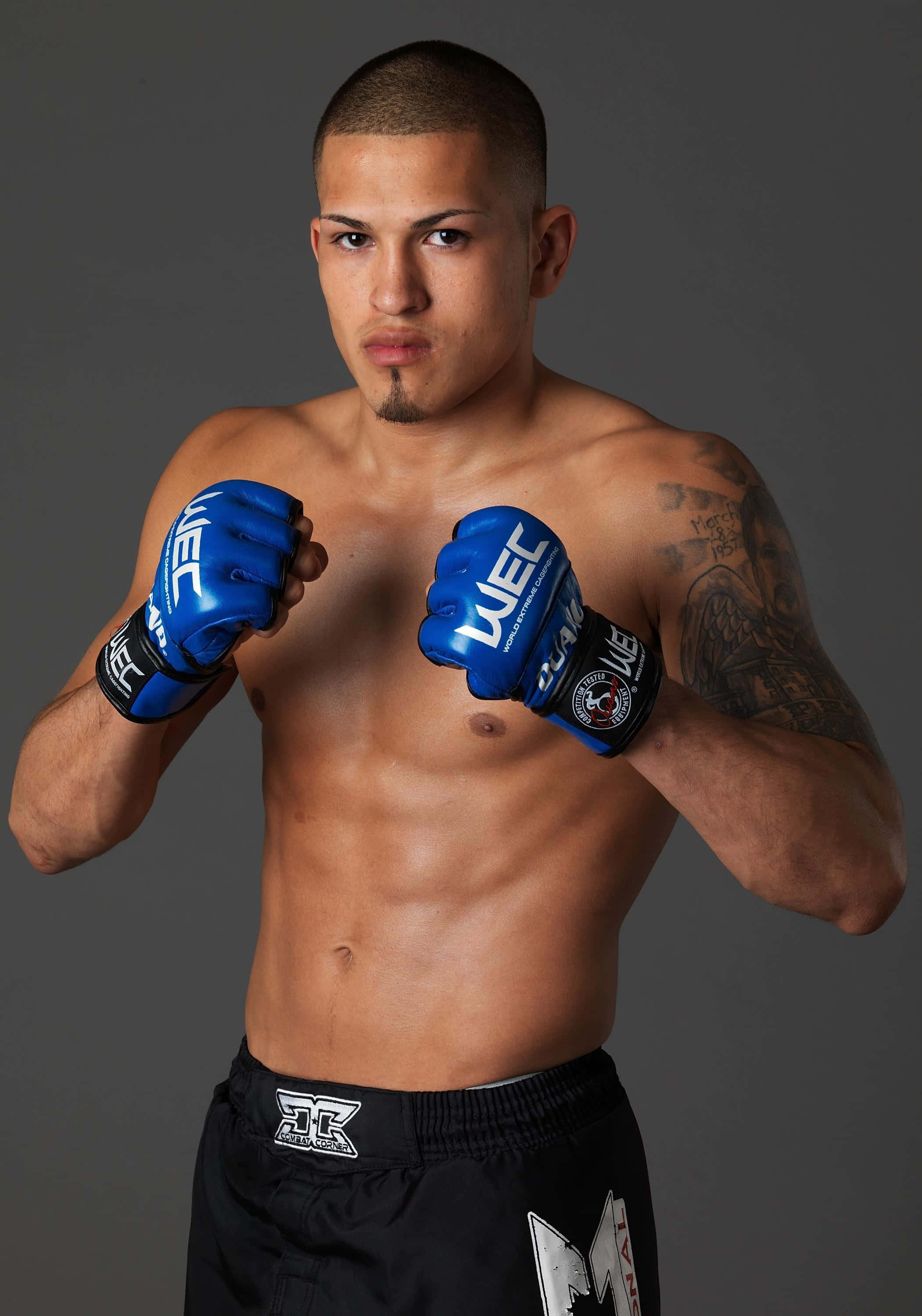 Warm Latynse UFC-vegter Anthony Pettis Muurpapier