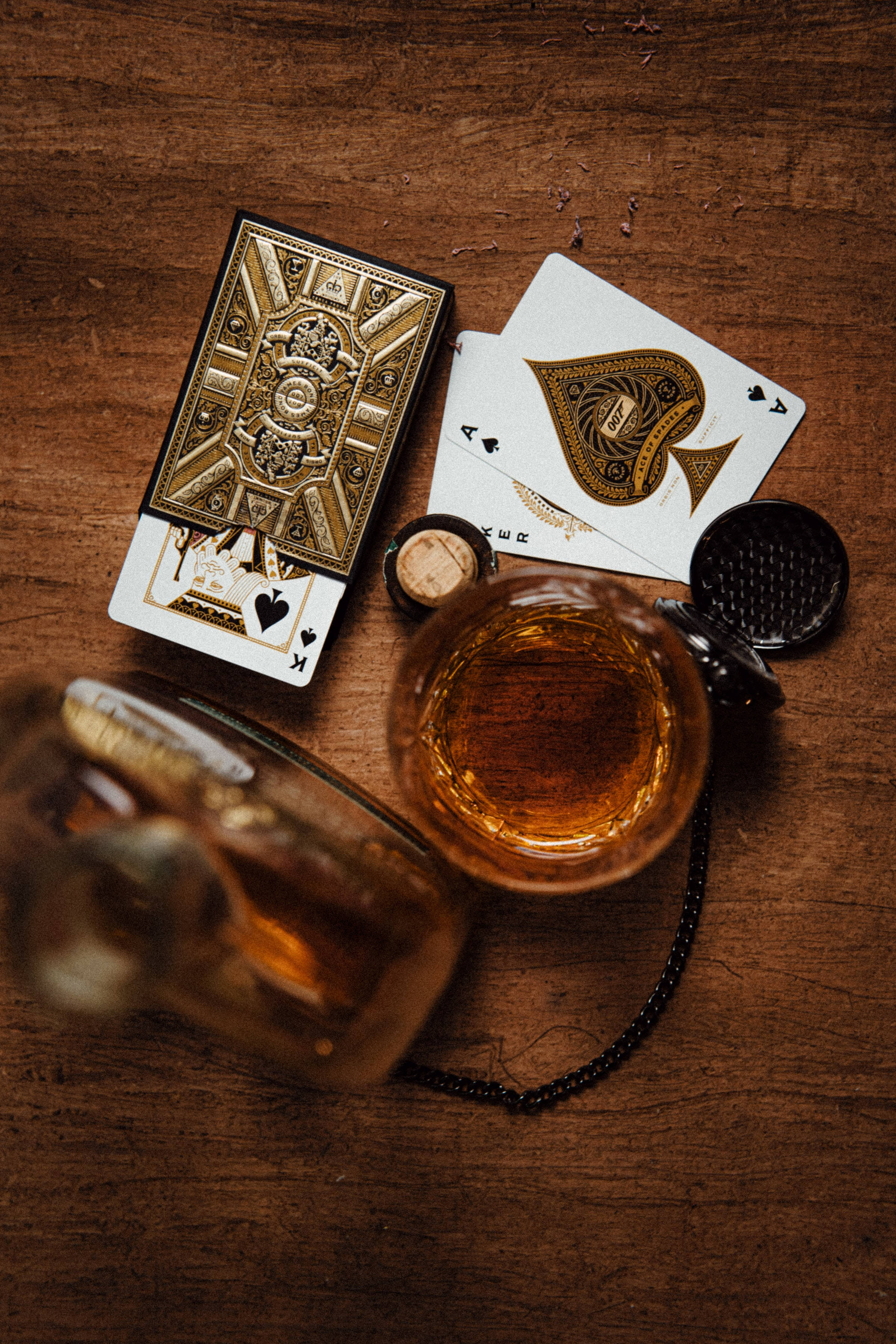Whiskeyglas en Speelkaarte Muurpapier
