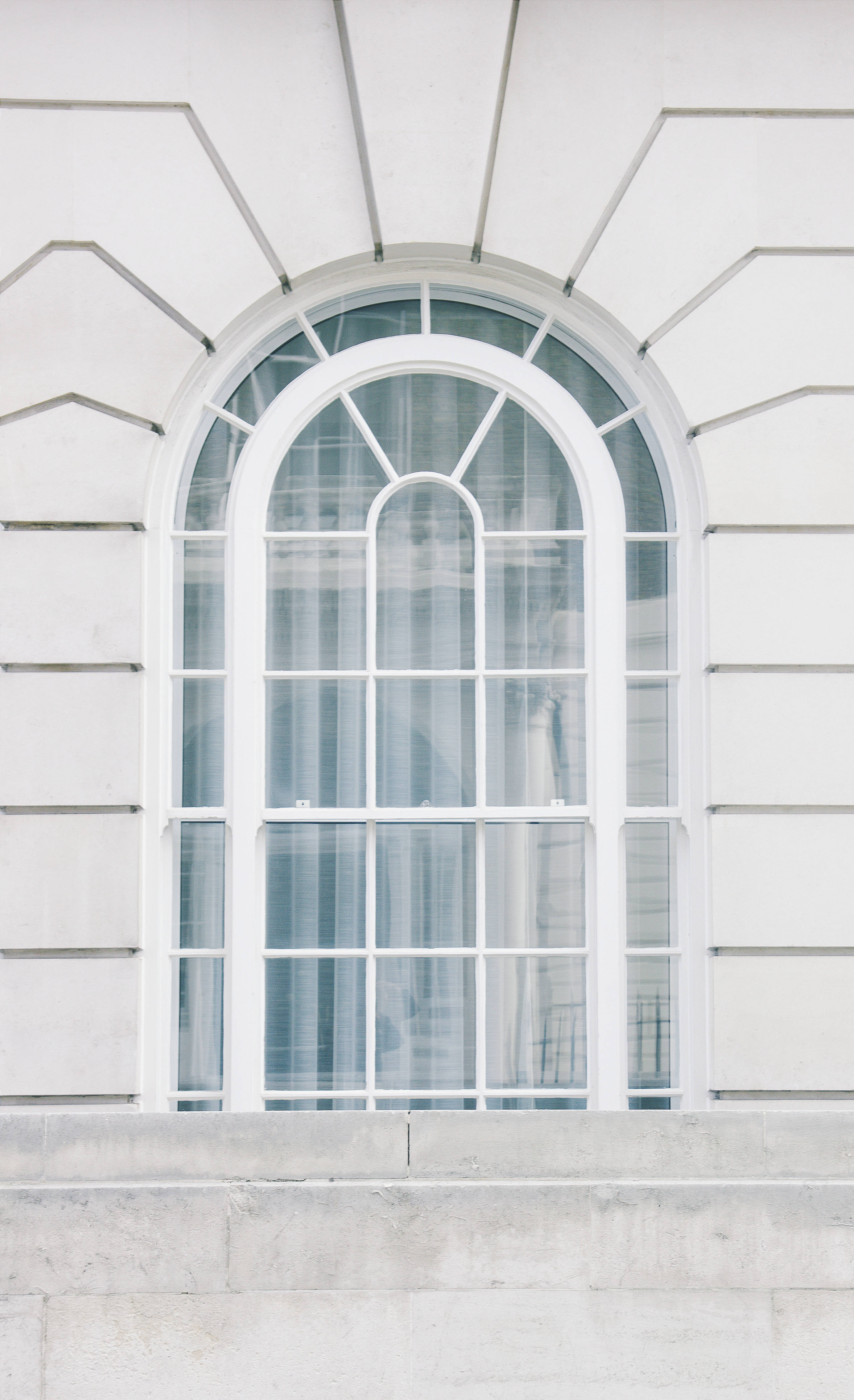 White Aesthetic Arched Window Muurpapier
