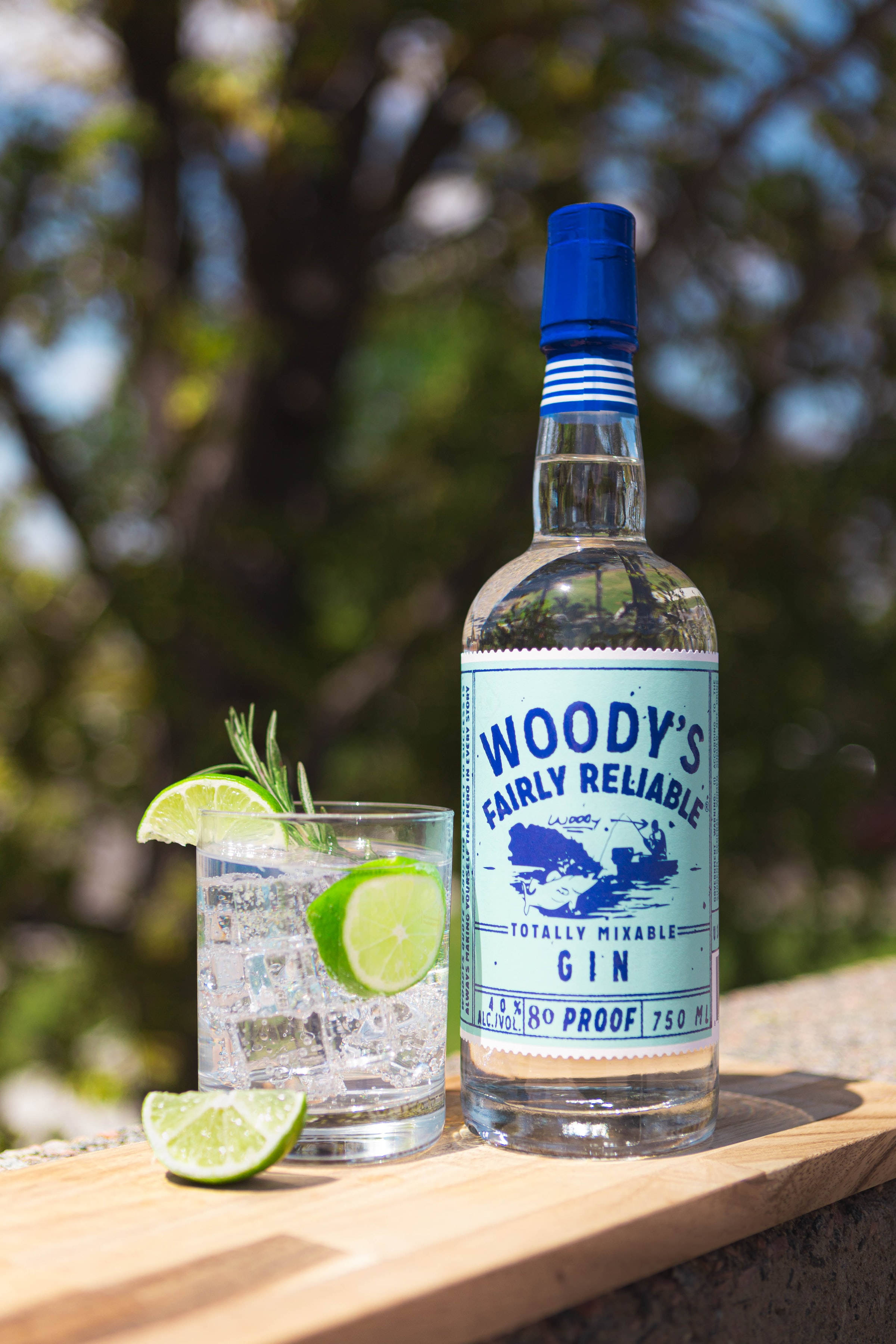 Woody’s Gin Muurpapier