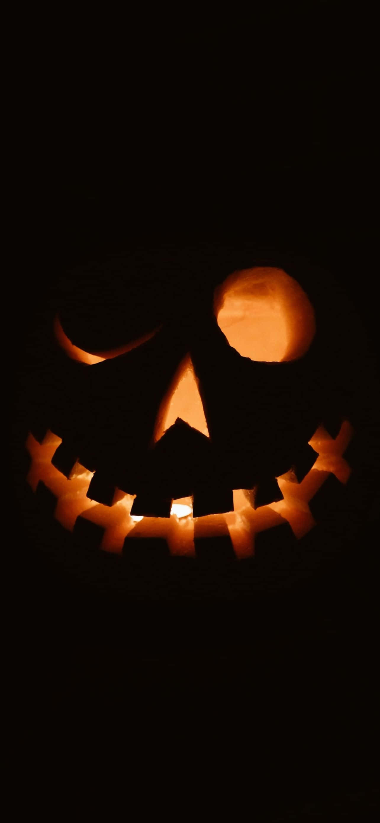 Word feestelik hierdie Halloween met 'n aangepaste agtergrond op jou iPhone Muurpapier