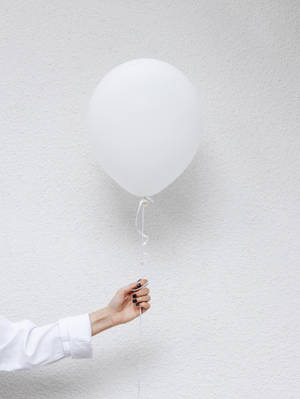 Ballon in wit estetika-agtergrond — 3:4 Muurpapier