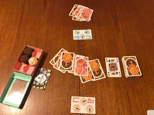 Bezique-houttafel — Bruin estetiese GIF Muurpapier