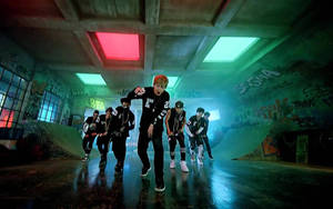 BTS Groepsfoto No More Dream-agtergrond — Bts groep foto GIF Muurpapier