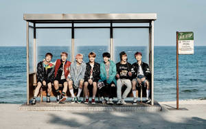 BTS Groepsfoto YNWA-agtergrond — Bts groep foto GIF Muurpapier
