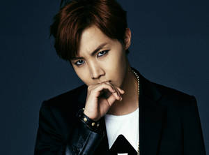BTS J-Hope met ooglyn — Kpop GIF Muurpapier